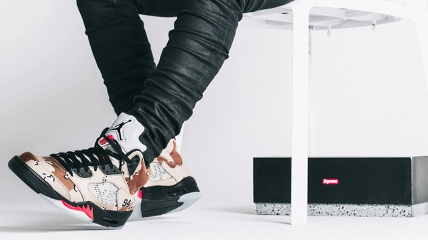 AIR JORDAN 5 RETRO SUPREME "SUPREME" CAMO Cushioned active lifestyle kicks