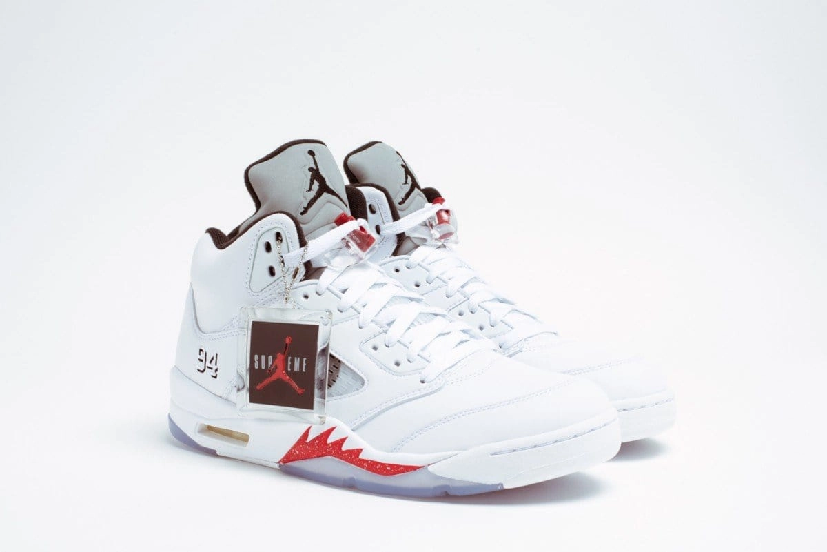 AIR JORDAN 5 RETRO SUPREME "SUPREME" WHITE Cushioned active lifestyle kicks
