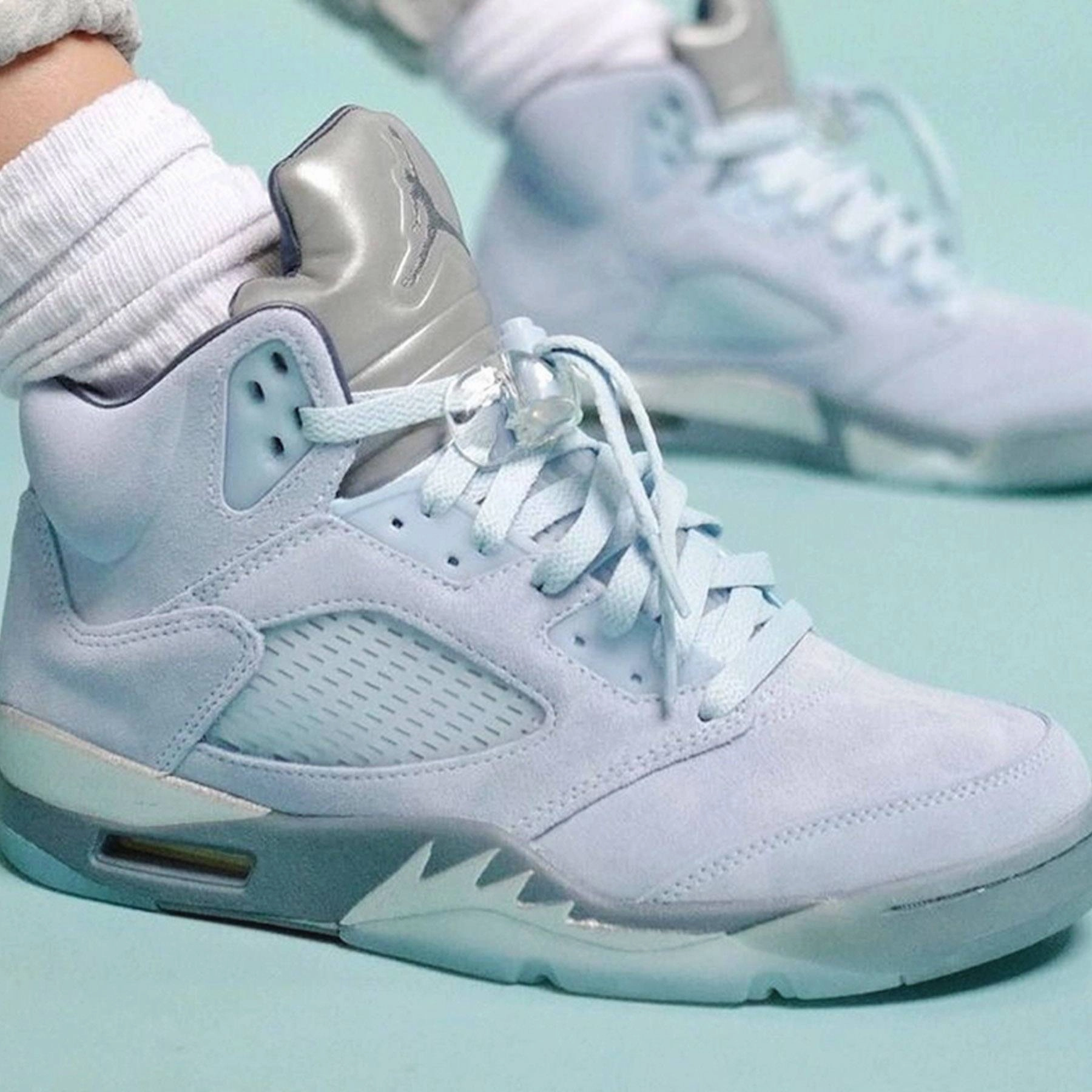 Air Jordan 5 Retro Wmns 'Blue Bird' Cushioned active lifestyle kicks