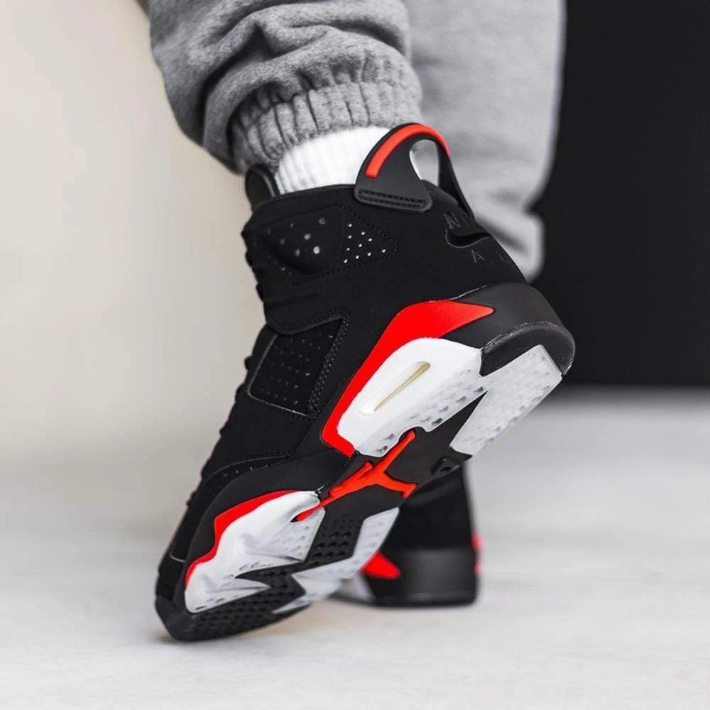 Air Jordan 6 Infrared Retro 2019 Responsive game-time sneakers