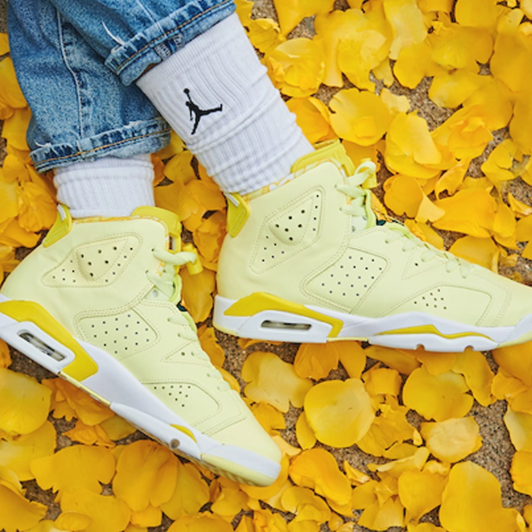 Air Jordan 6 Retro GG 'Citron Tint' Responsive game-time sneakers