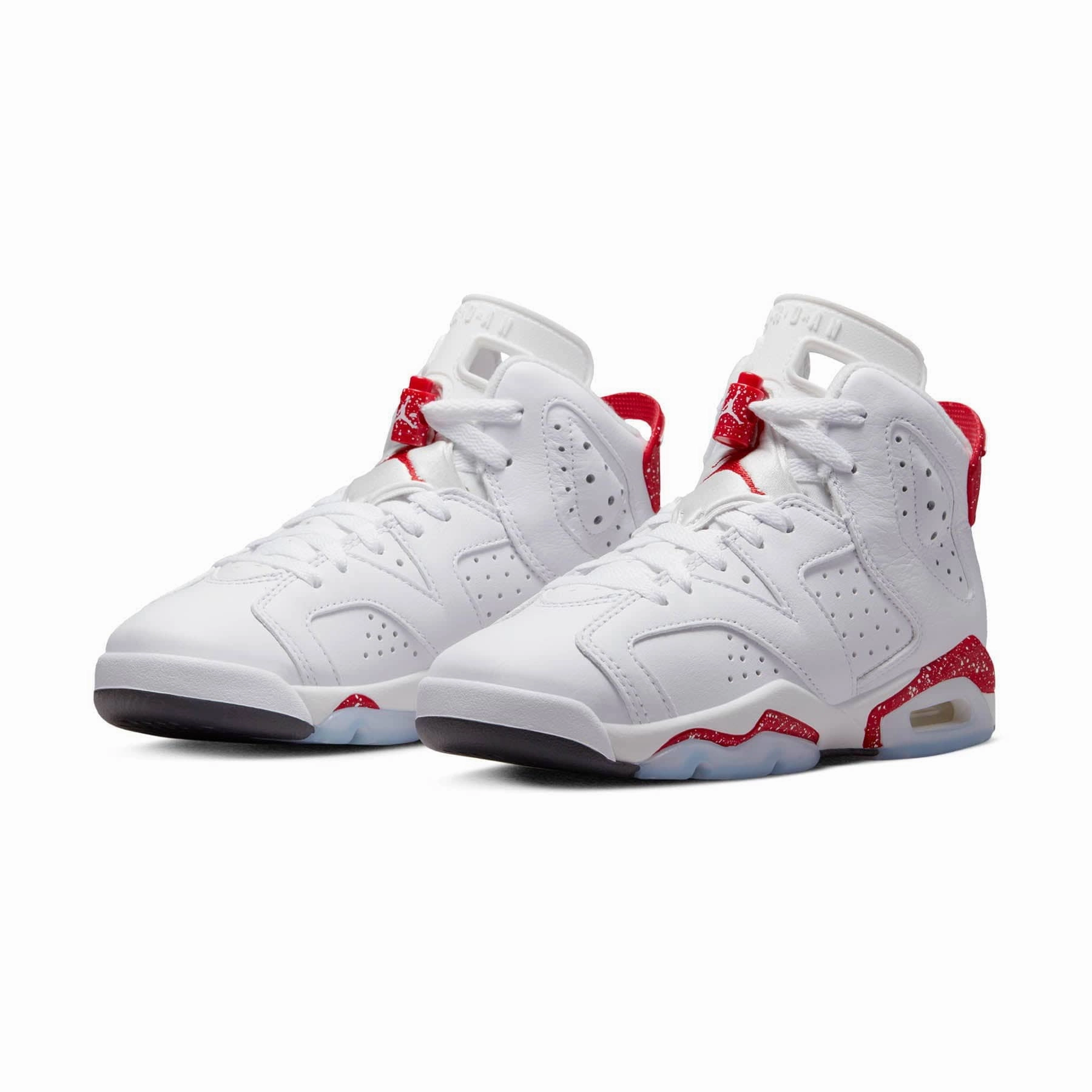 Air Jordan 6 Retro GS 'Red Oreo' Responsive game-time sneakers