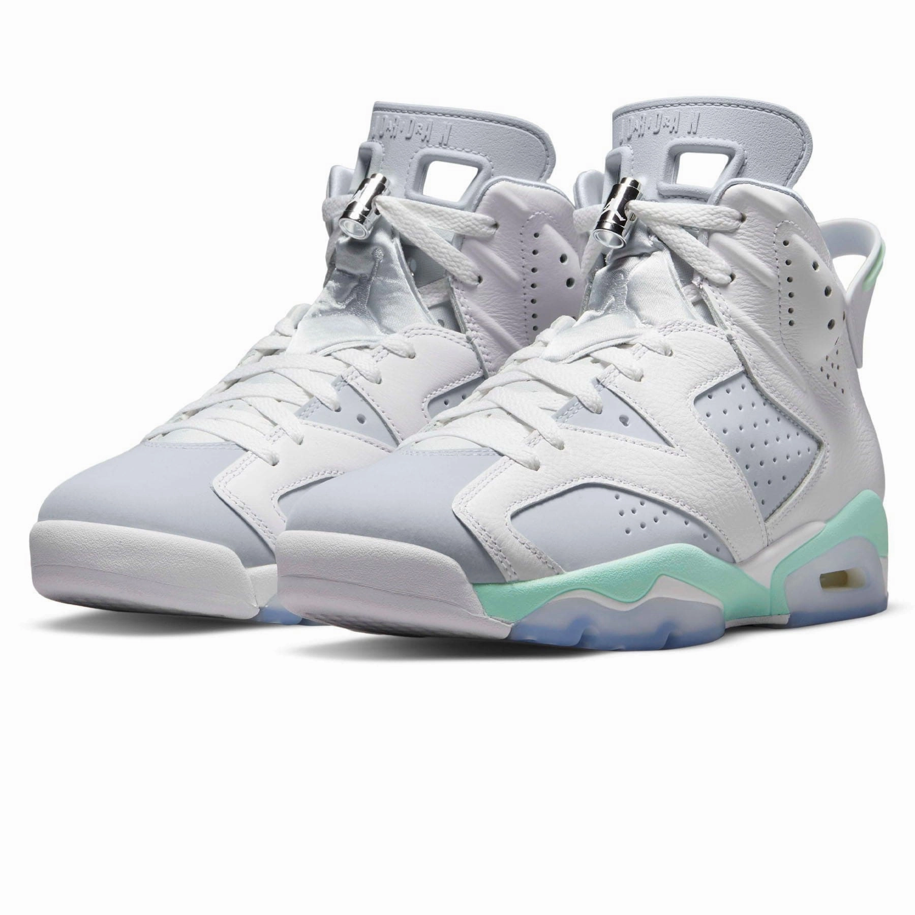 Air Jordan 6 Retro Wmns 'Mint Foam' Responsive game-time sneakers