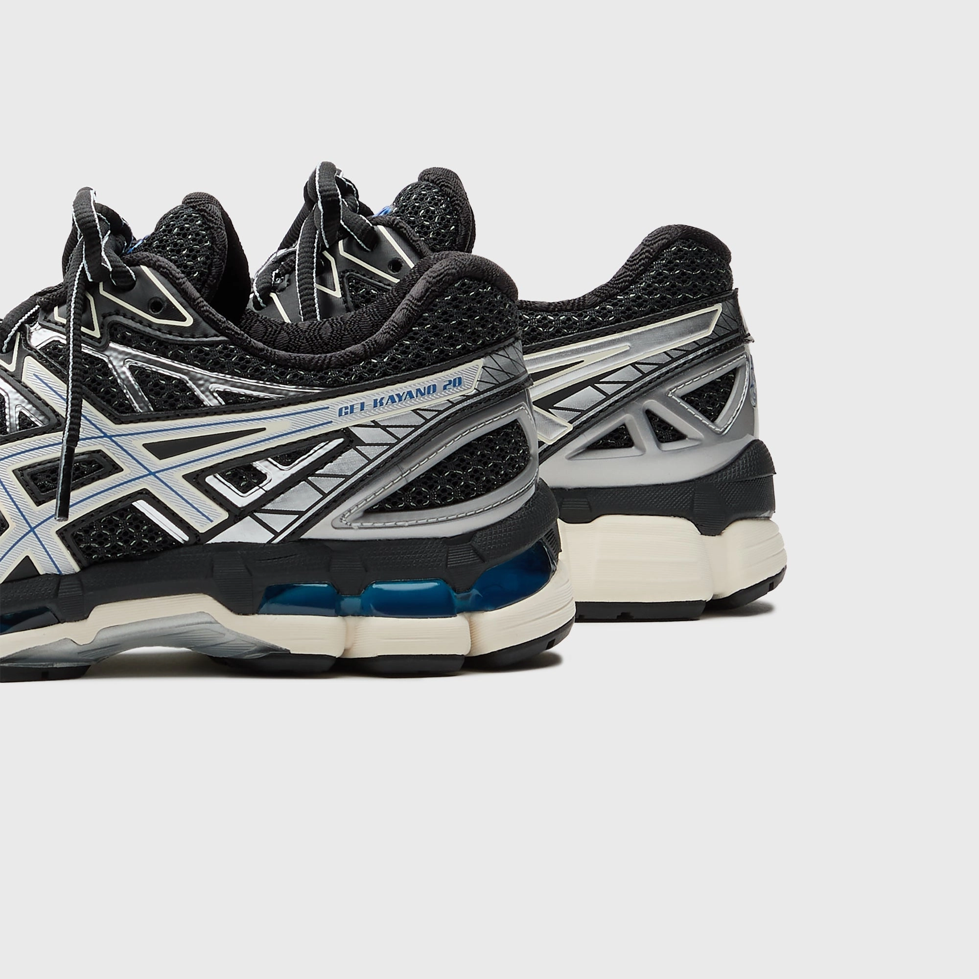 ASICS Gel-Kayano 20 - Black / Pure Silver Sport lifestyle shoes
