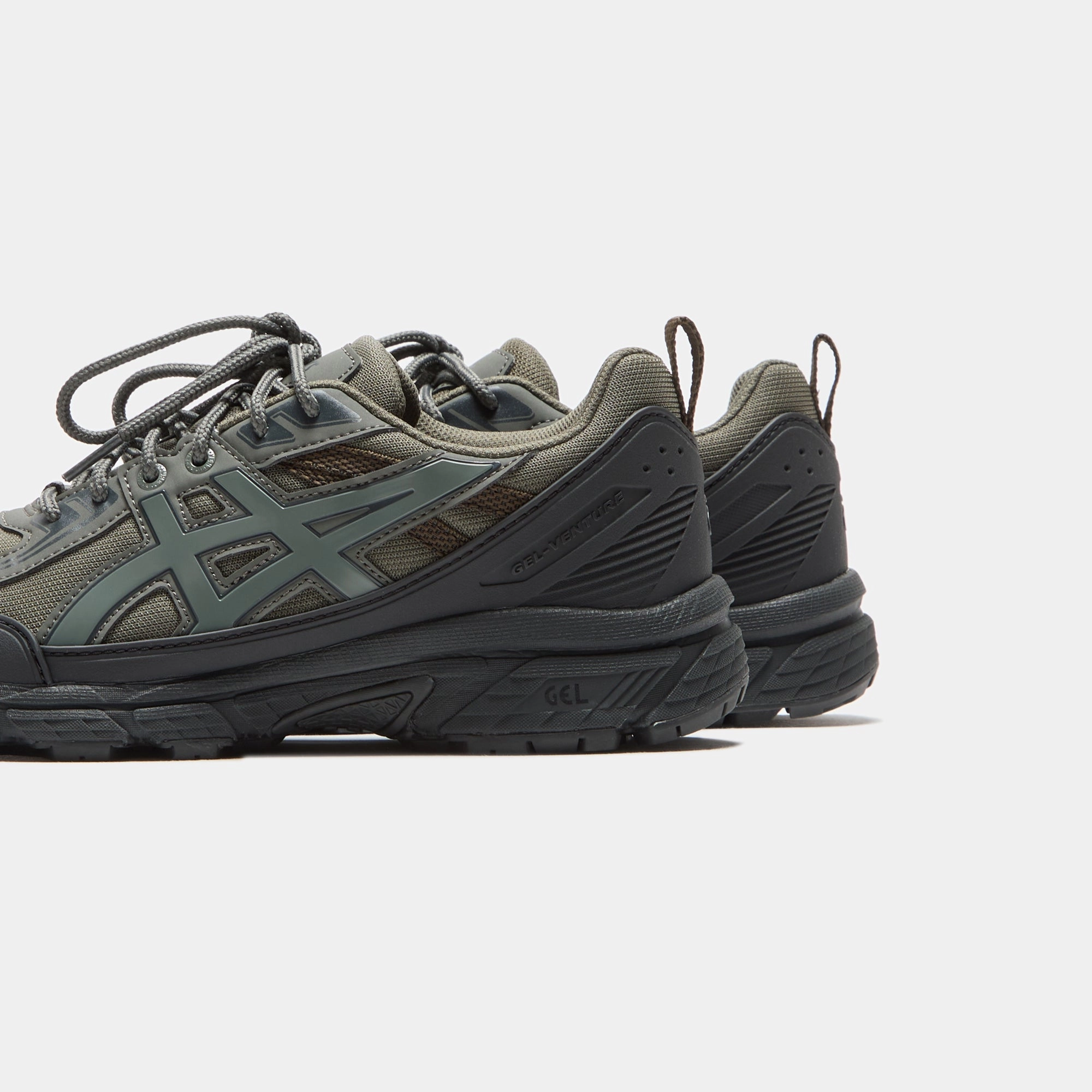 ASICS GEL-Venture 6 Shield - Graphite Grey / Truffle Grey Sport lifestyle shoes
