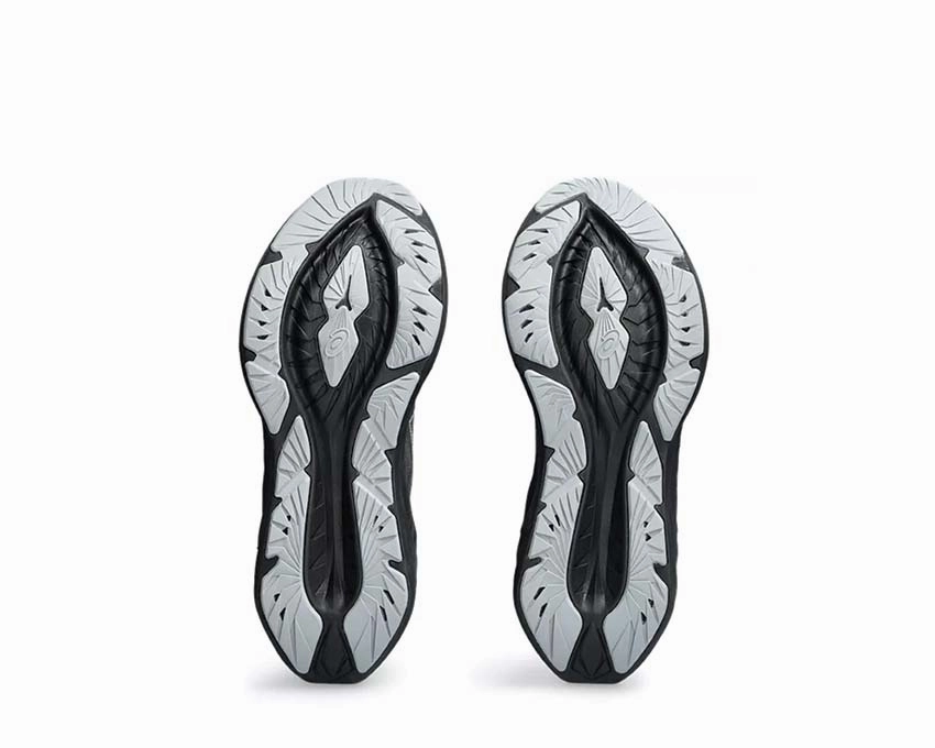 Asics Novablast 4 Breathable training shoes
