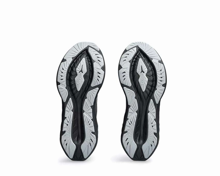 Asics Novablast 4 Urban performance sneakers