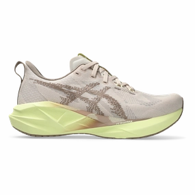 Asics Novablast 5 Asics neutral footwear designed for balanced running