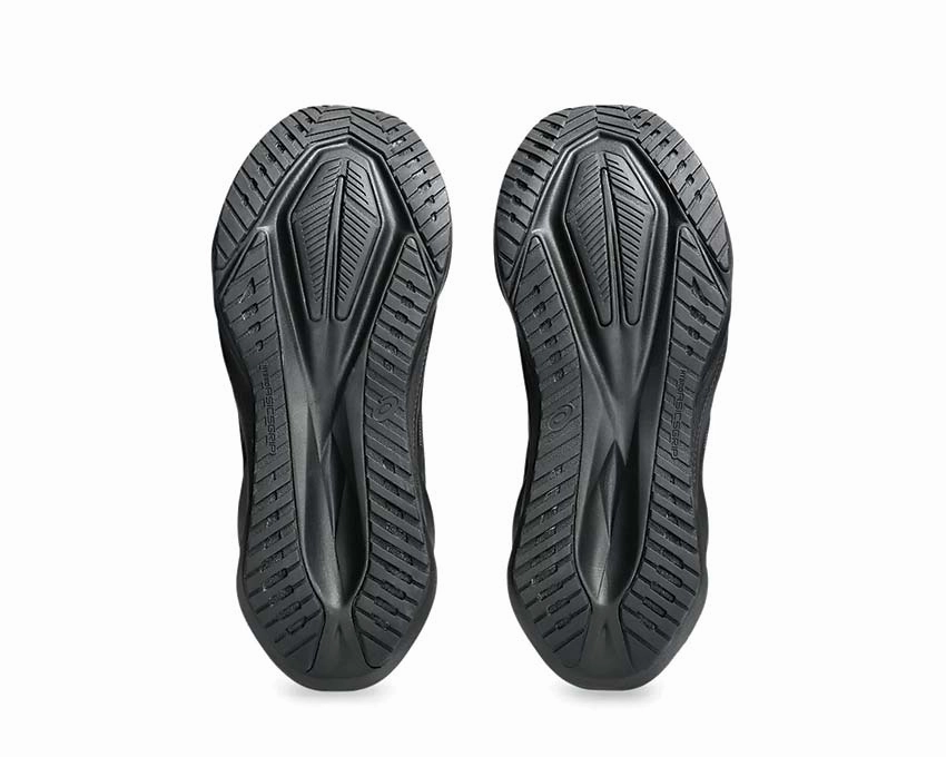 Asics Novablast 5 Breathable training shoes