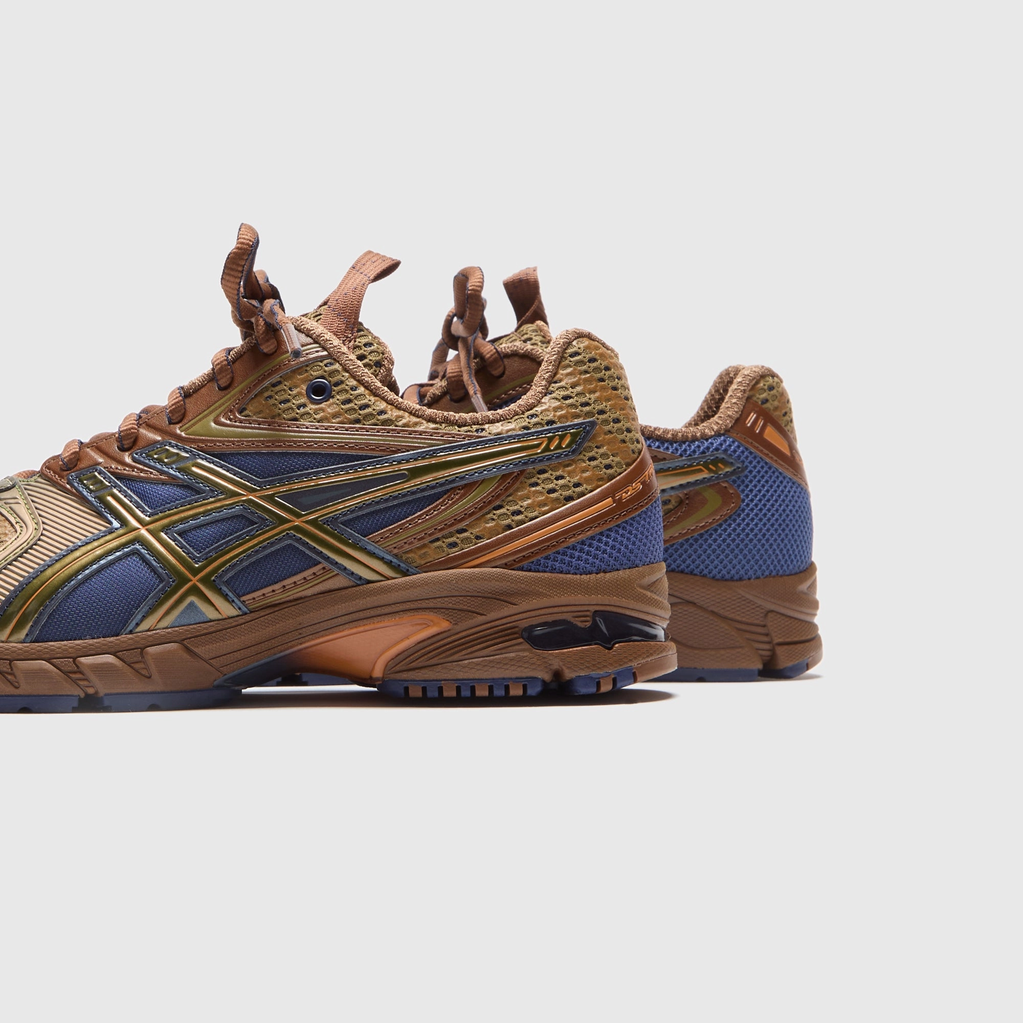 ASICS Ub9-S Gel-DS Trainer 14 - Desert Camp / Piquant Orange Sport lifestyle shoes