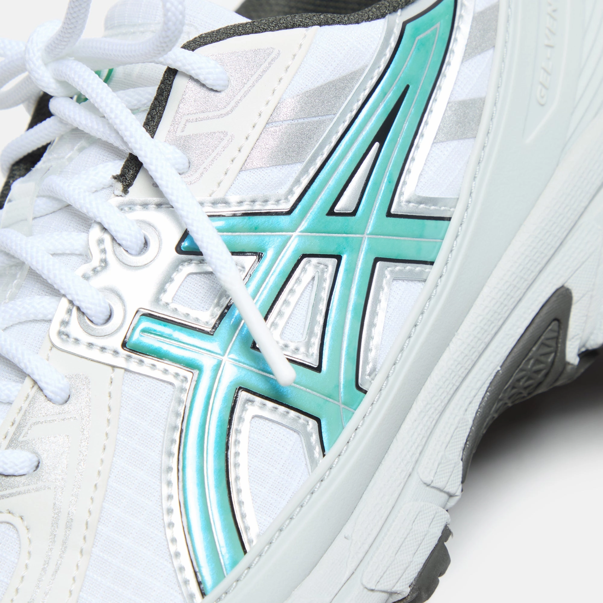 ASICS x Hidden GEL-Venture 6 Shield - White / Wasabi Sport lifestyle shoes