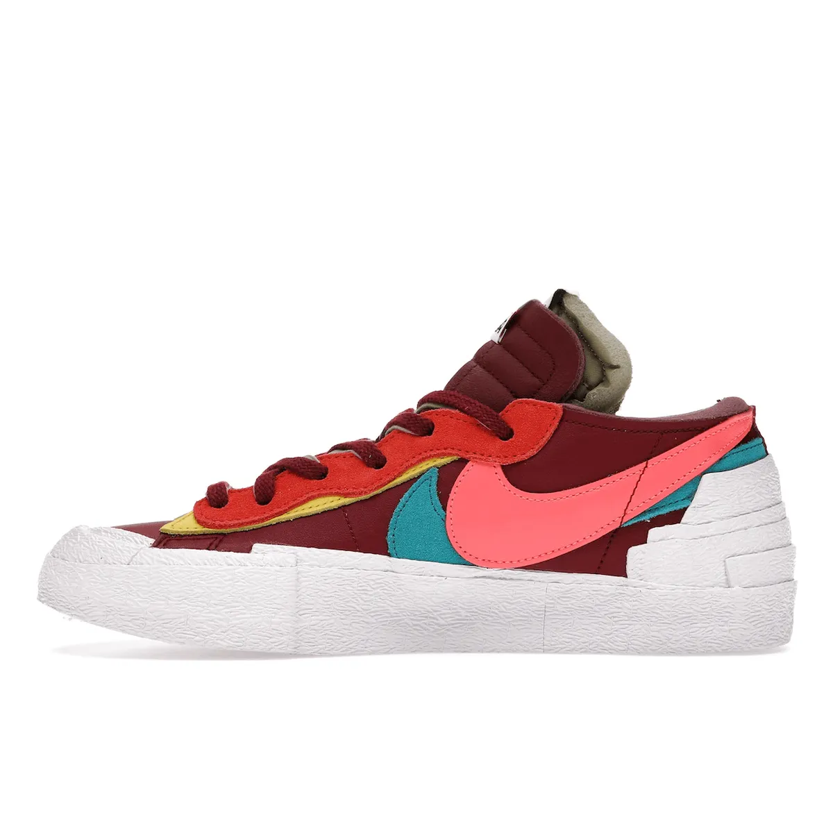 Blazer Low x Sacai x KAWS Team Red Nike X Sacai Edition
