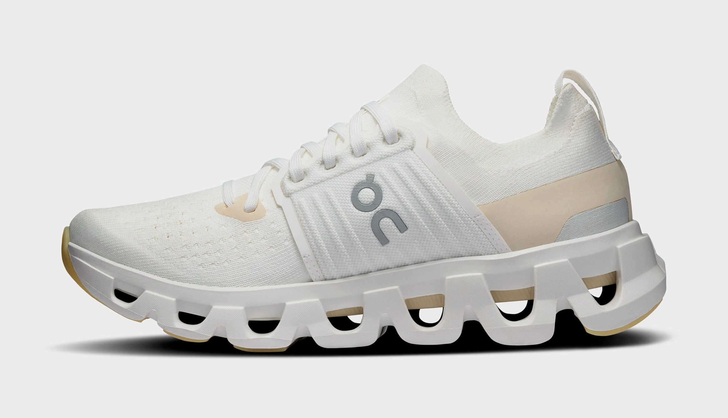 Cloudswift 4 Womens Running Shoes (White/Cream) On Running Womens Shoes