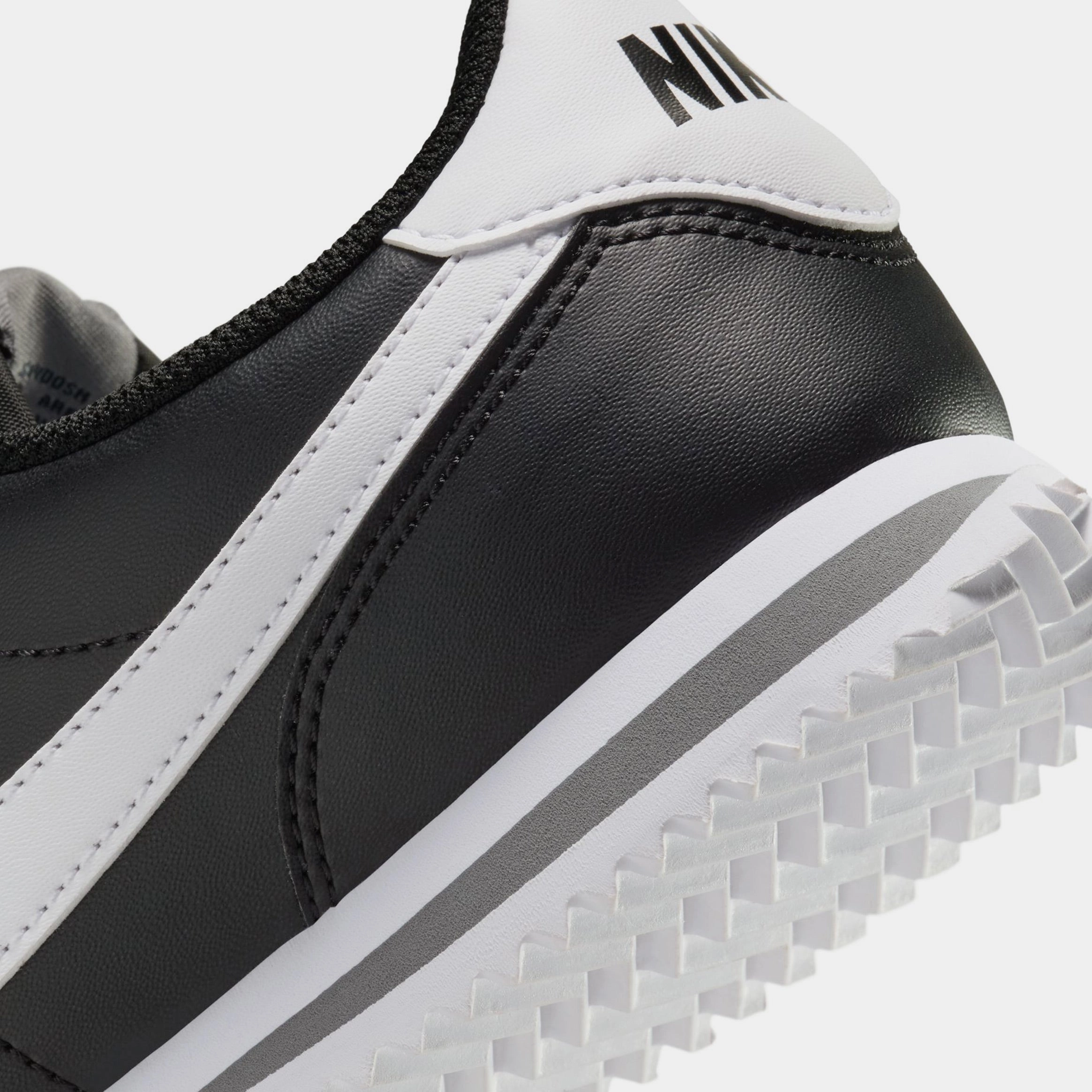 Cortez Leather Grade School Lifestyle Shoes (Black/White) Classic Cortez