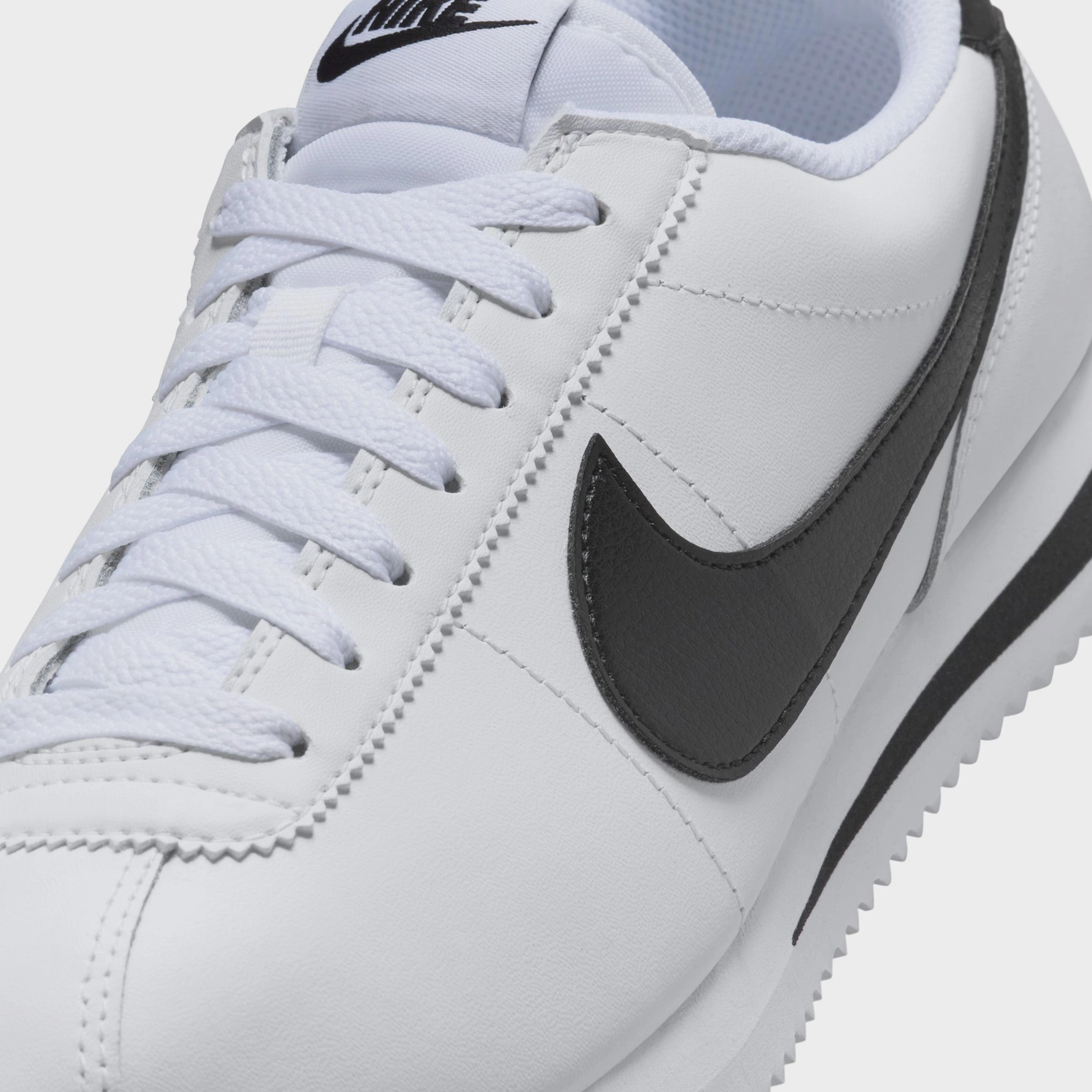 Cortez Leather Womens Lifestyle Shoes (White/Black) Classic Cortez
