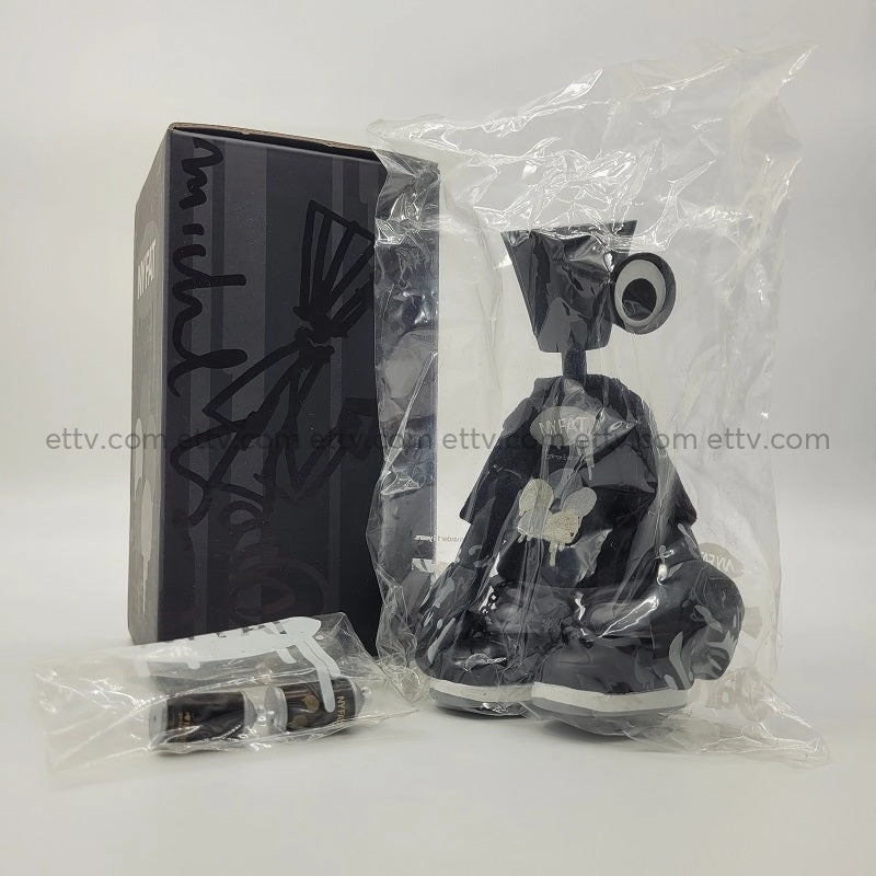 ETTV 2005 Michael Lau NY Fat Gardener-Shock: Limited Edition, Signed & Remarque Sketch by Michael Lau
