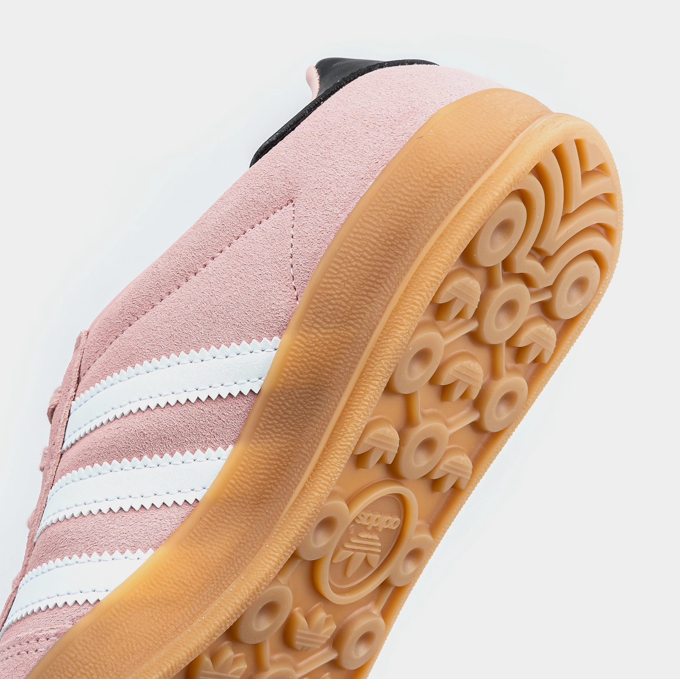 Gazelle Indoor Grade School Lifestyle Shoes (Sandy Pink/Cloud White/Gum) Old-school fashion sneakers