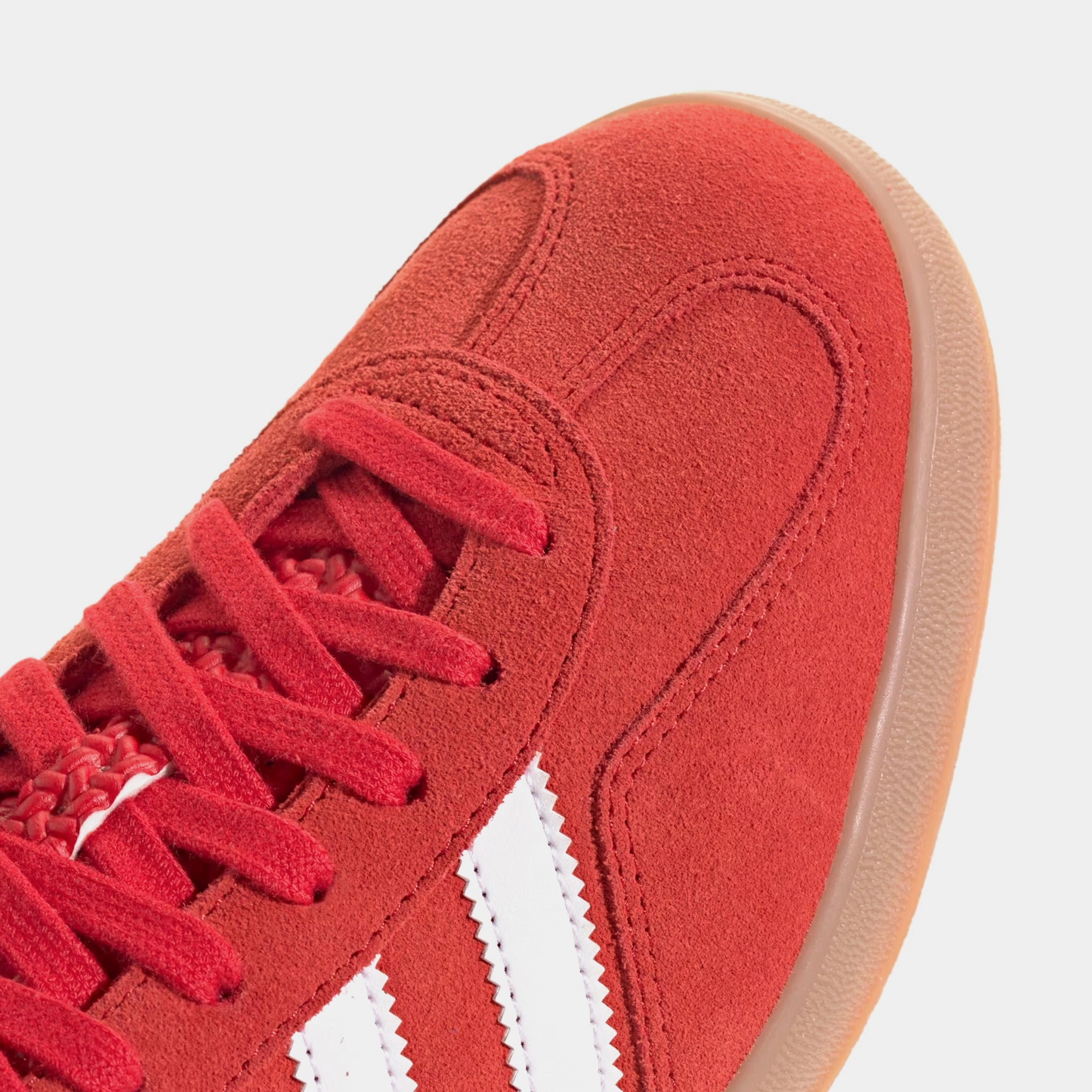 Gazelle Indoor Mens Lifestyle Shoes (Better Scarlet/Cloud White/Gum) Old-school fashion sneakers