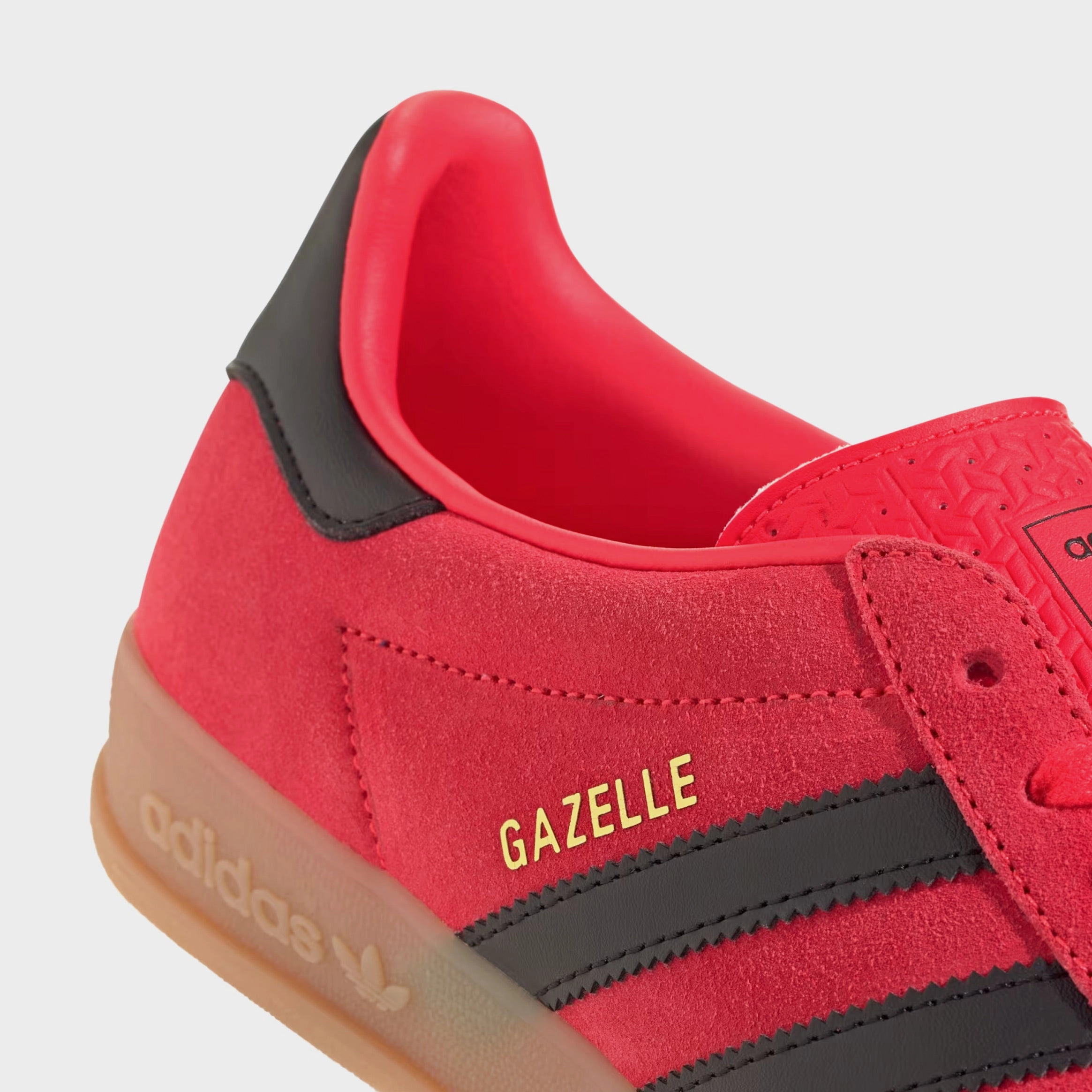 Gazelle Indoor Mens Lifestyle Shoes (Lucid Red/Core Black/Gold Metallic) Old-school fashion sneakers