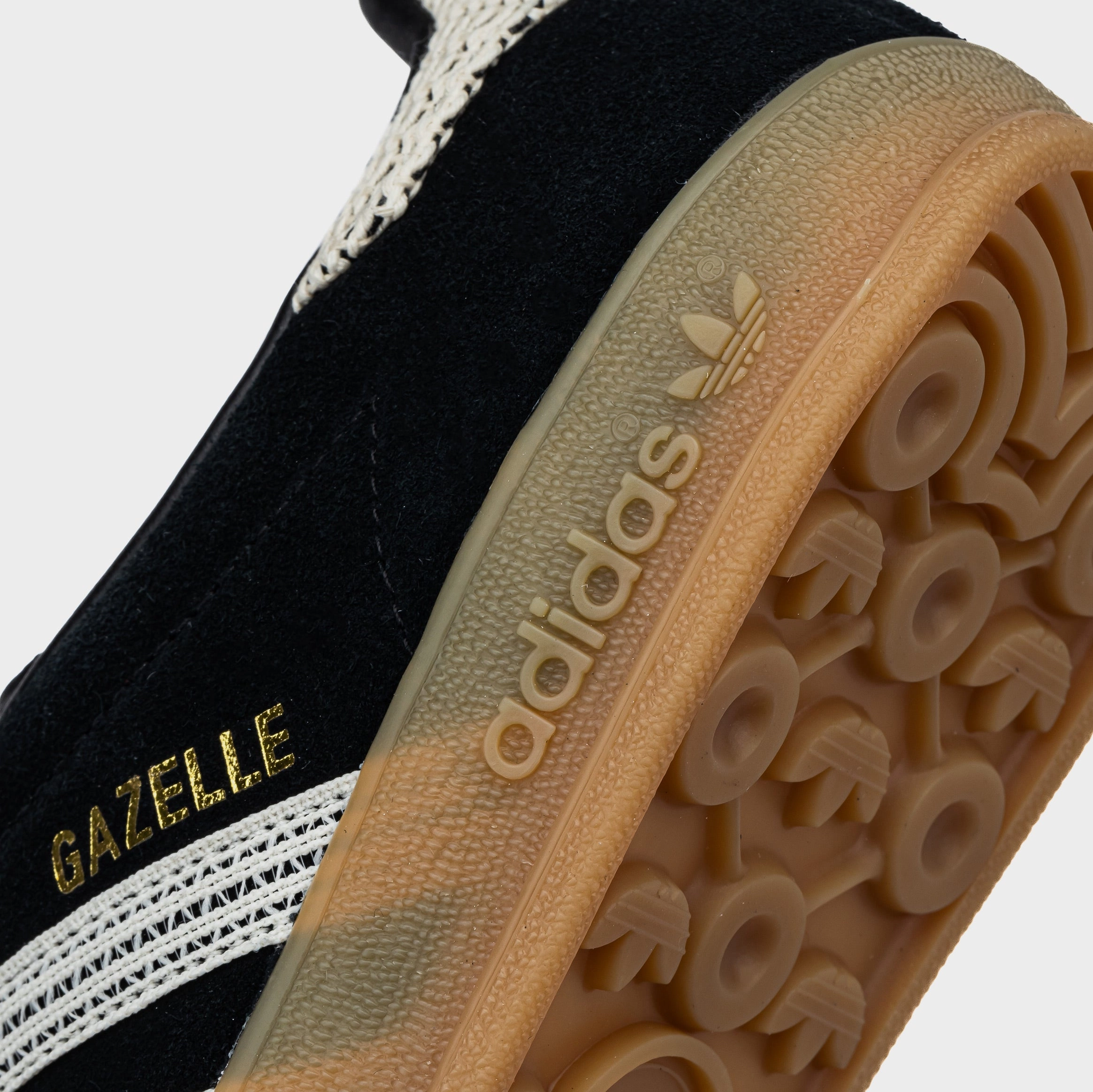 Gazelle Indoor Womens Lifestyle Shoes (Black/Beige/Gum) Old-school fashion sneakers