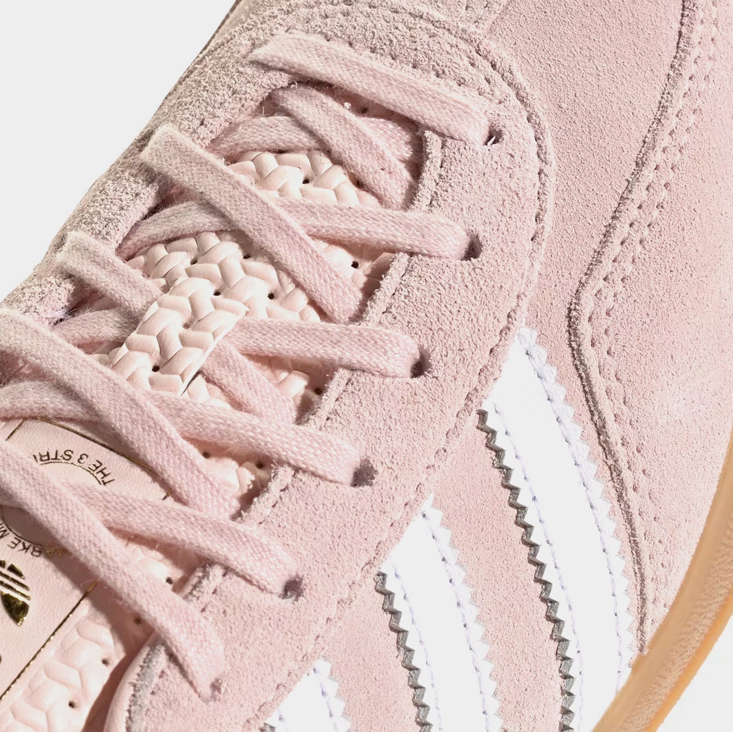 Gazelle Indoor Womens Lifestyle Shoes (Sandy Pink/White/Gum) Old-school fashion sneakers