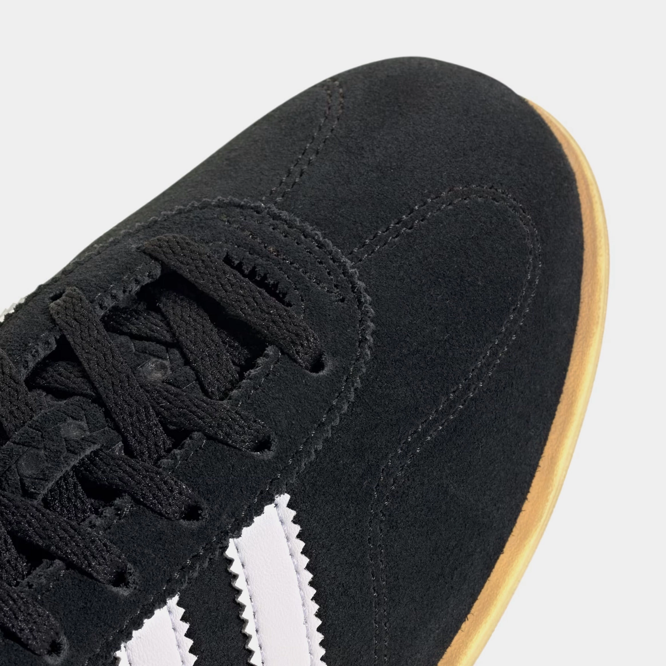 Gazelle Lo Pro Womens Lifestyle Shoes (Core Black/Cloud White/Gum) Old-school fashion sneakers