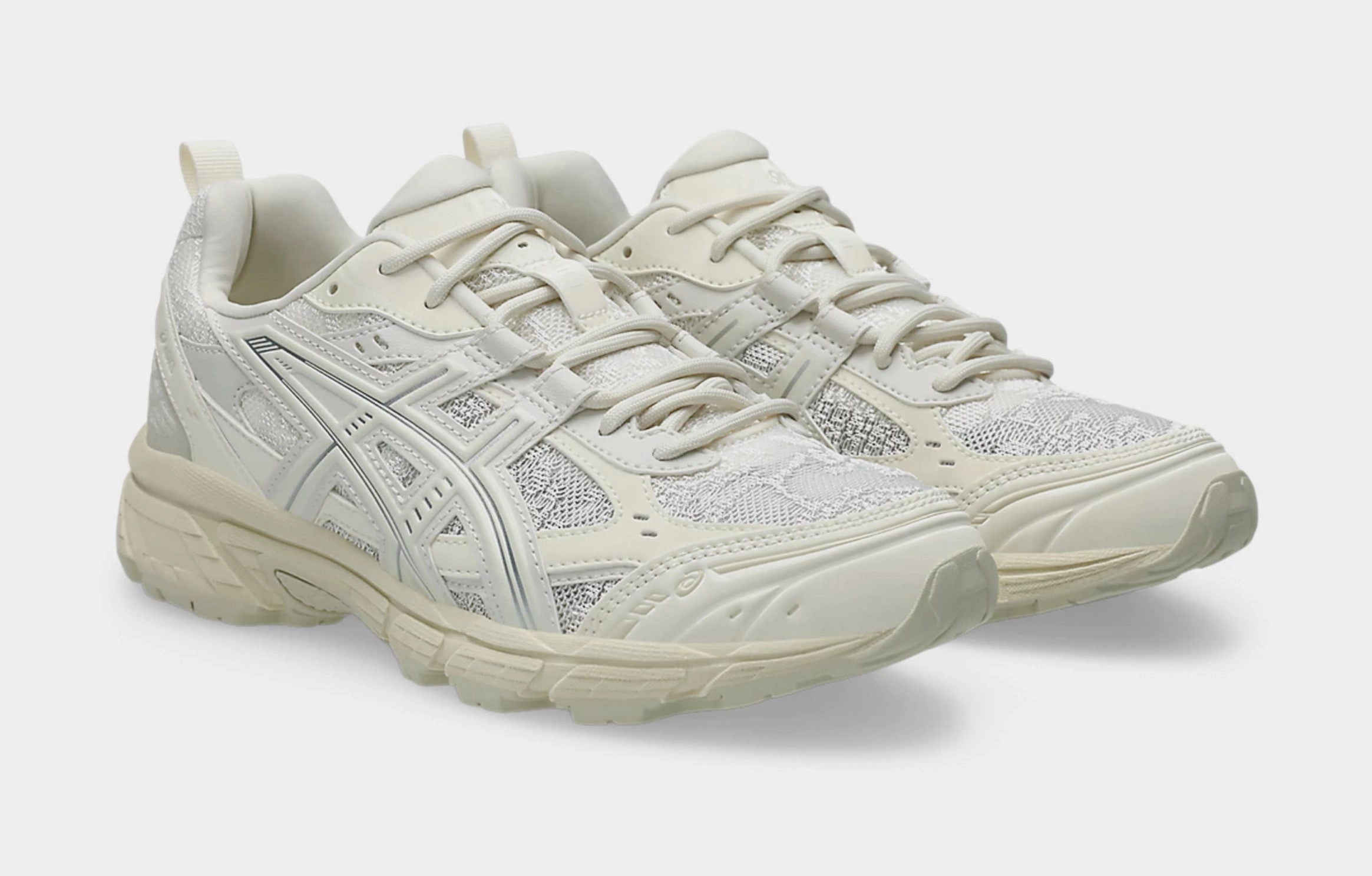 Gel Nunobiki Mens Running Shoes (Cream/Pure Silver) Adaptive running trainers