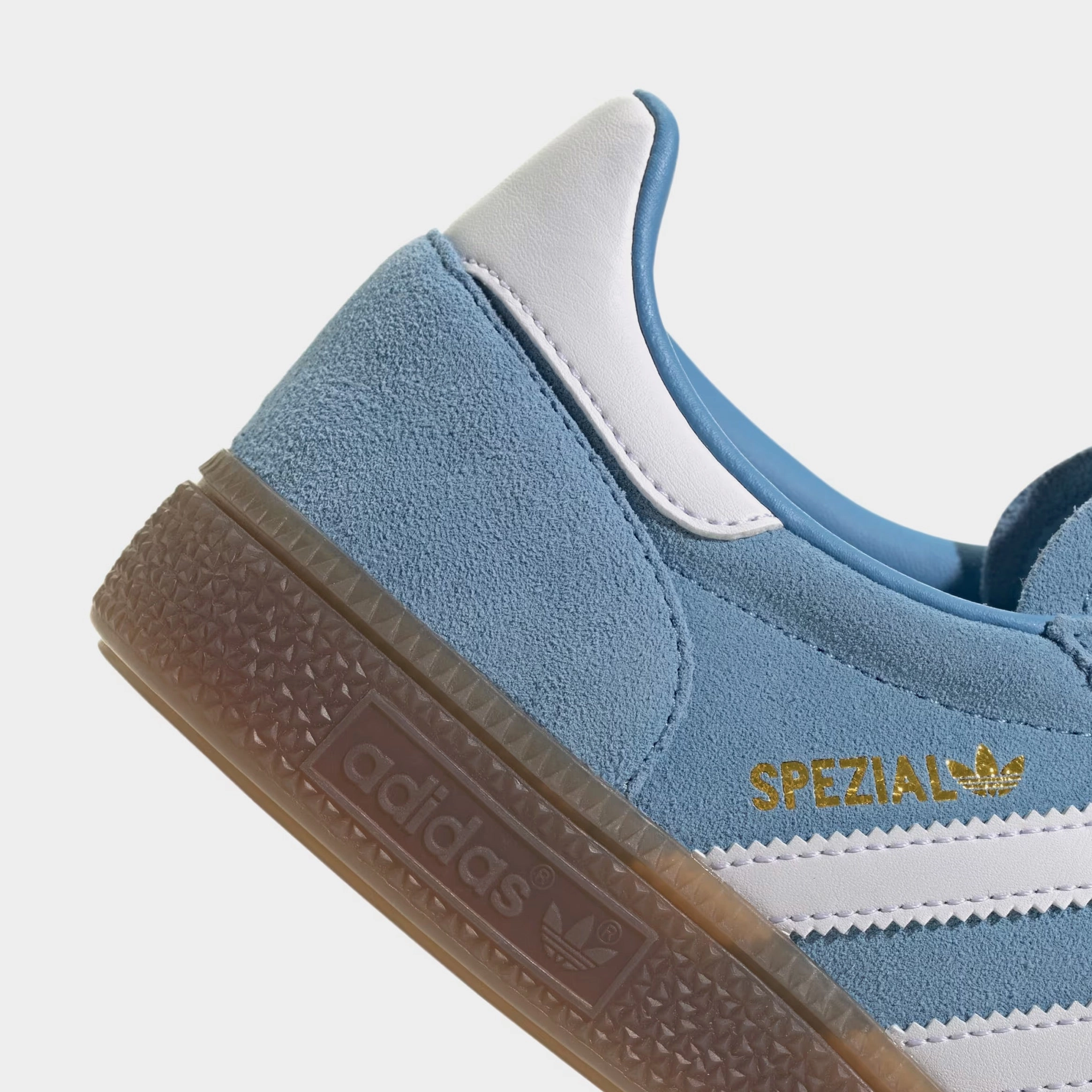 Handball Spezial Womens Lifestyle Shoes (Light Blue/Cloud White/Gum) Retro gym-inspired shoes