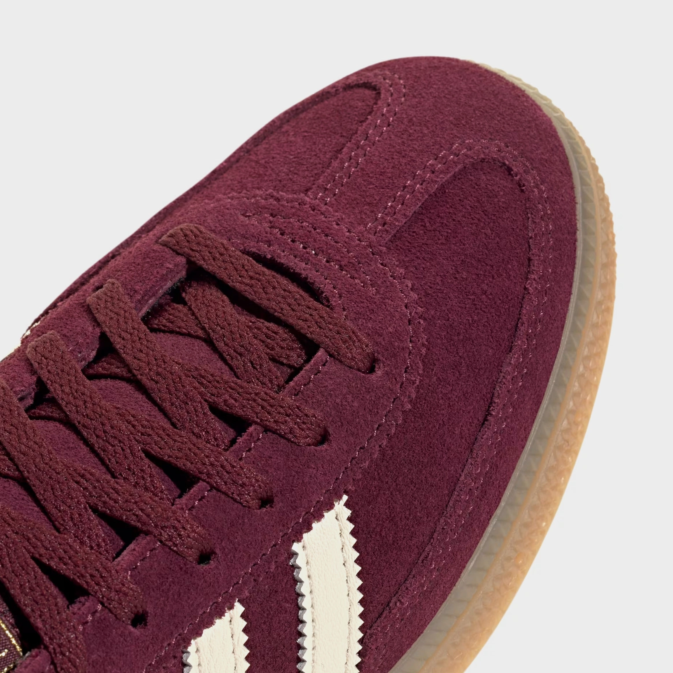 Handball Spezial Womens Lifestyle Shoes (Maroon/Cream White/Gold Metallic) Retro gym-inspired shoes
