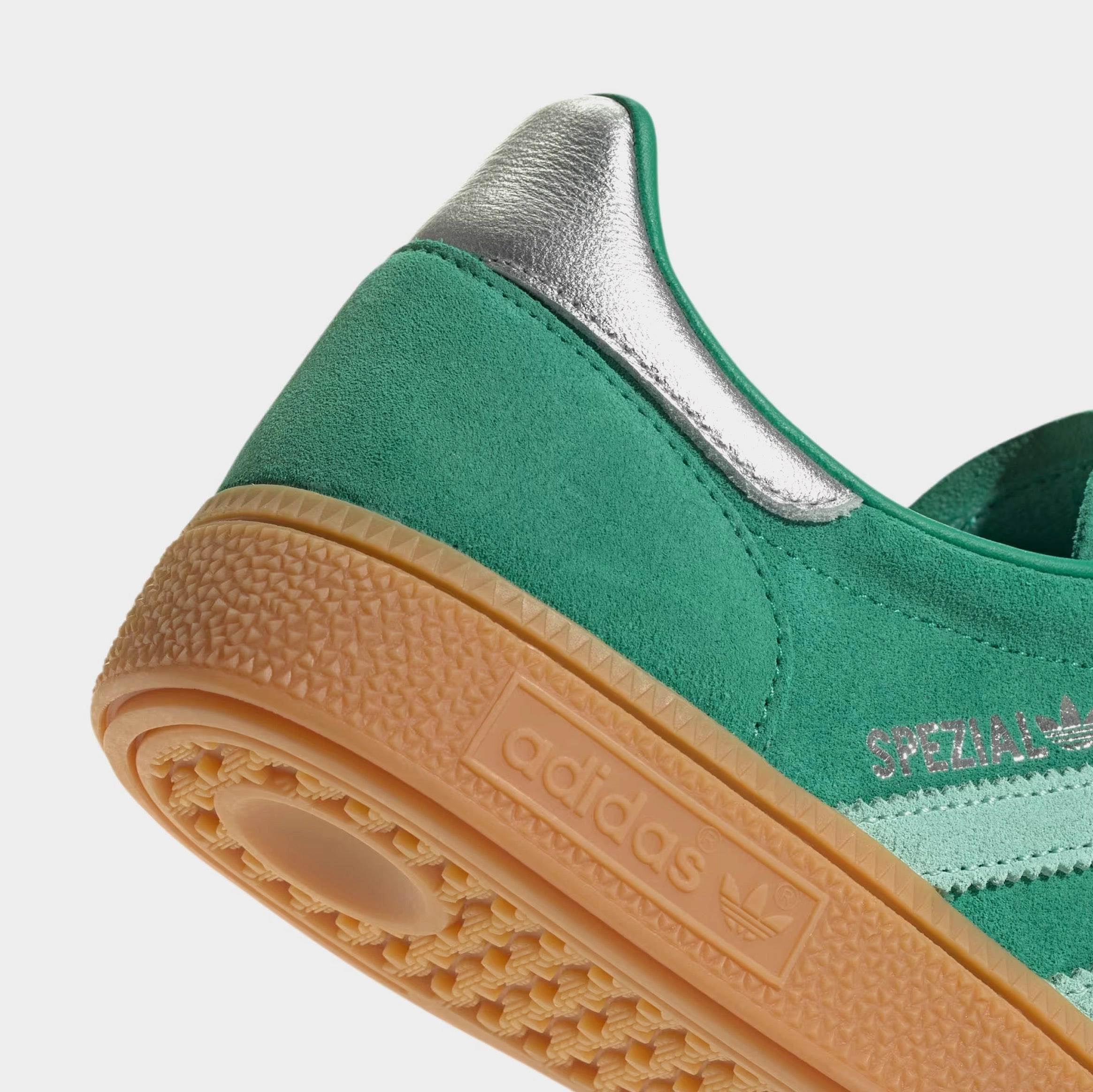 Handball Spezial Womens Lifestyle Shoes (Semi Court Green/Clear Mint/Gum) Retro gym-inspired shoes