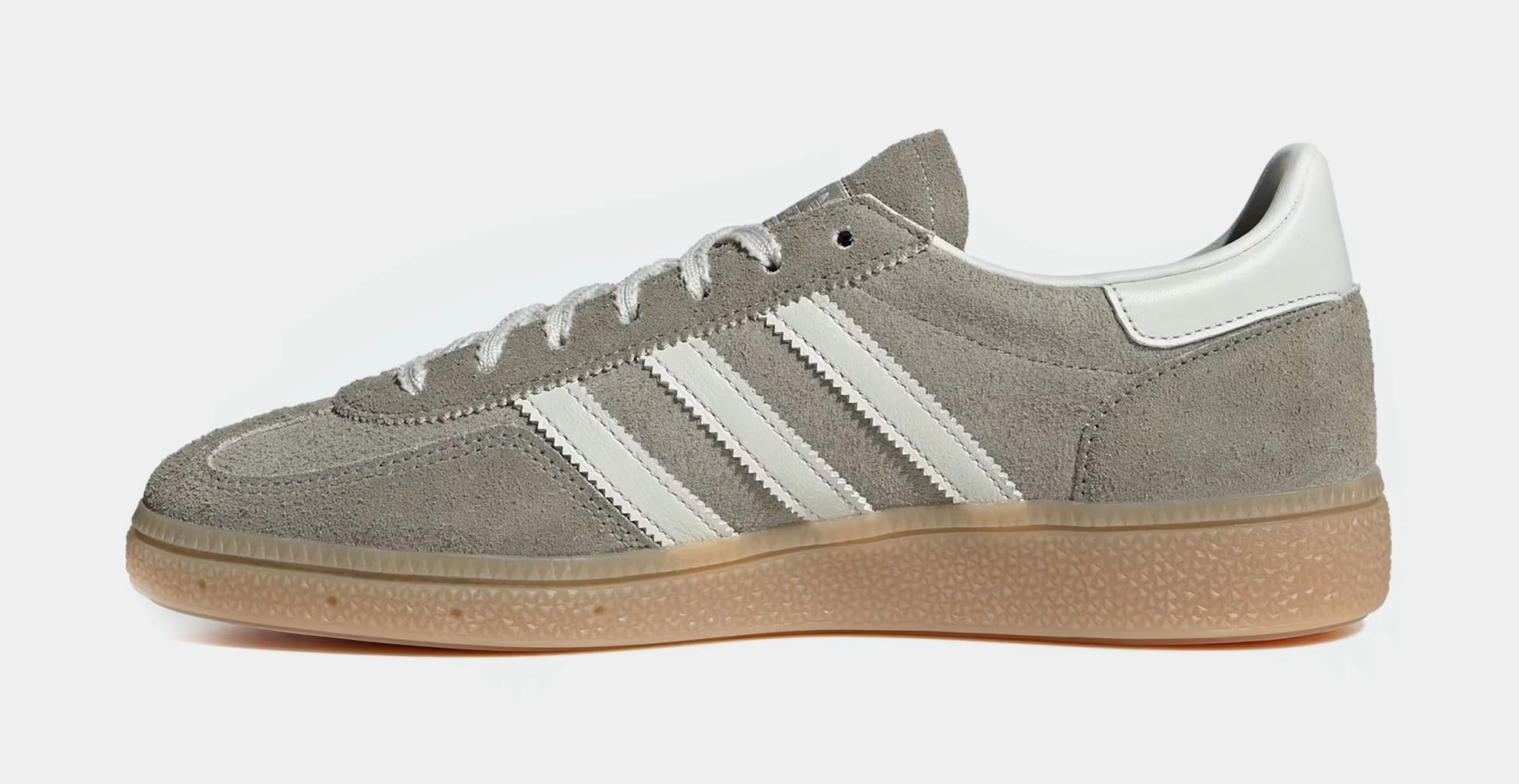 Handball Spezial Womens Lifestyle Shoes (Silver Pebble/Orbit Grey/Gum) Retro gym-inspired shoes