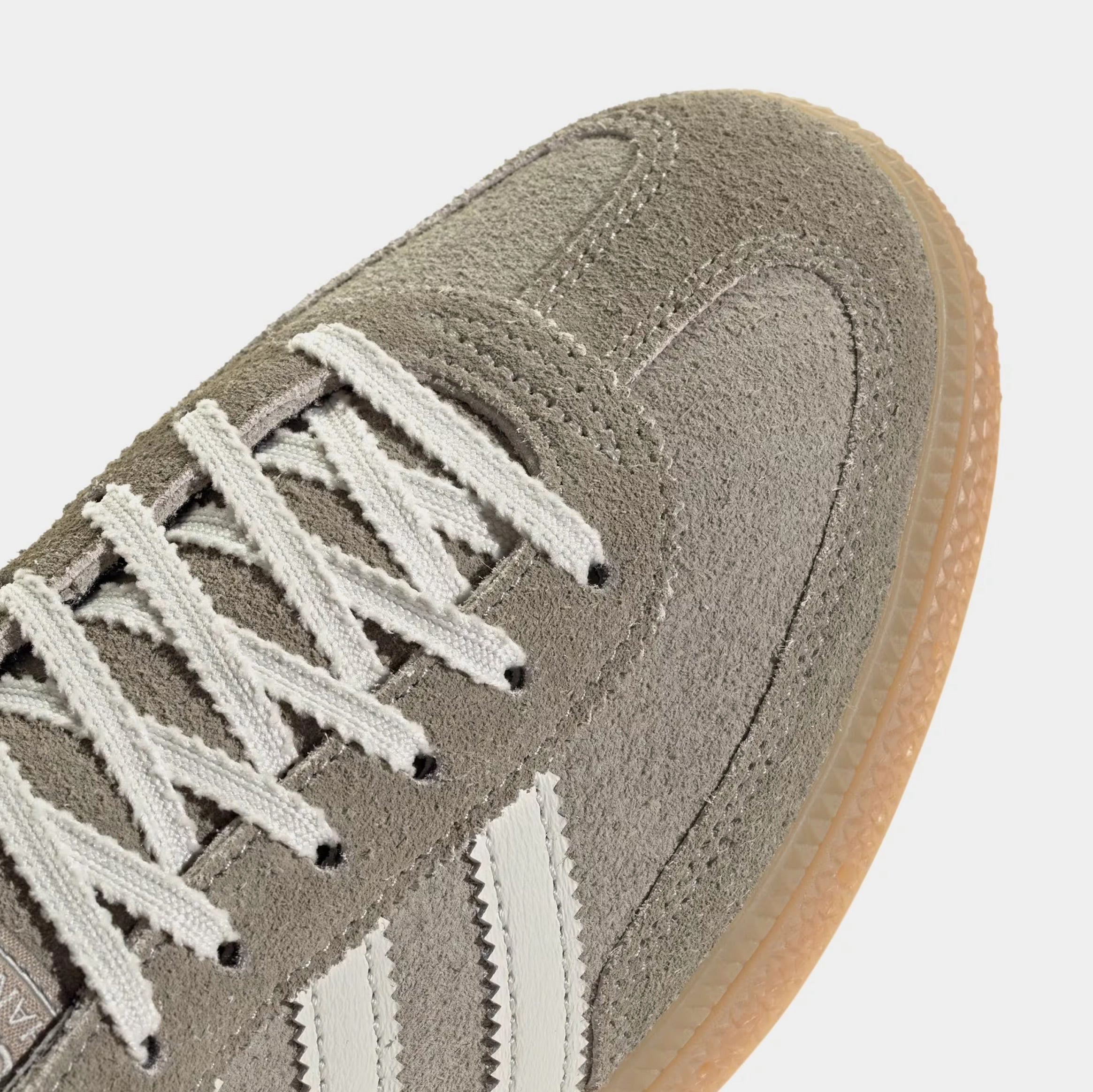 Handball Spezial Womens Lifestyle Shoes (Silver Pebble/Orbit Grey/Gum) Retro gym-inspired shoes