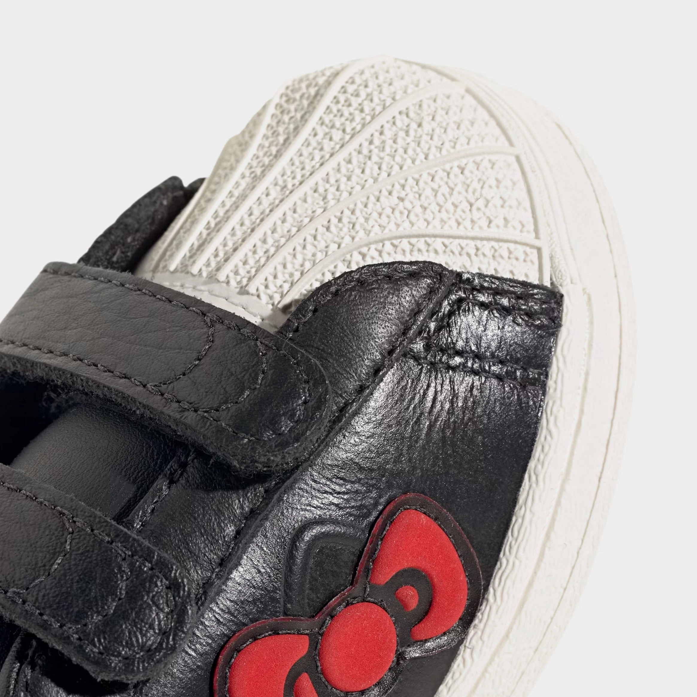 Hello Kitty Superstar Infant Toddler Lifestyle Shoes (Black/White/Red) Shell toe urban sneakers