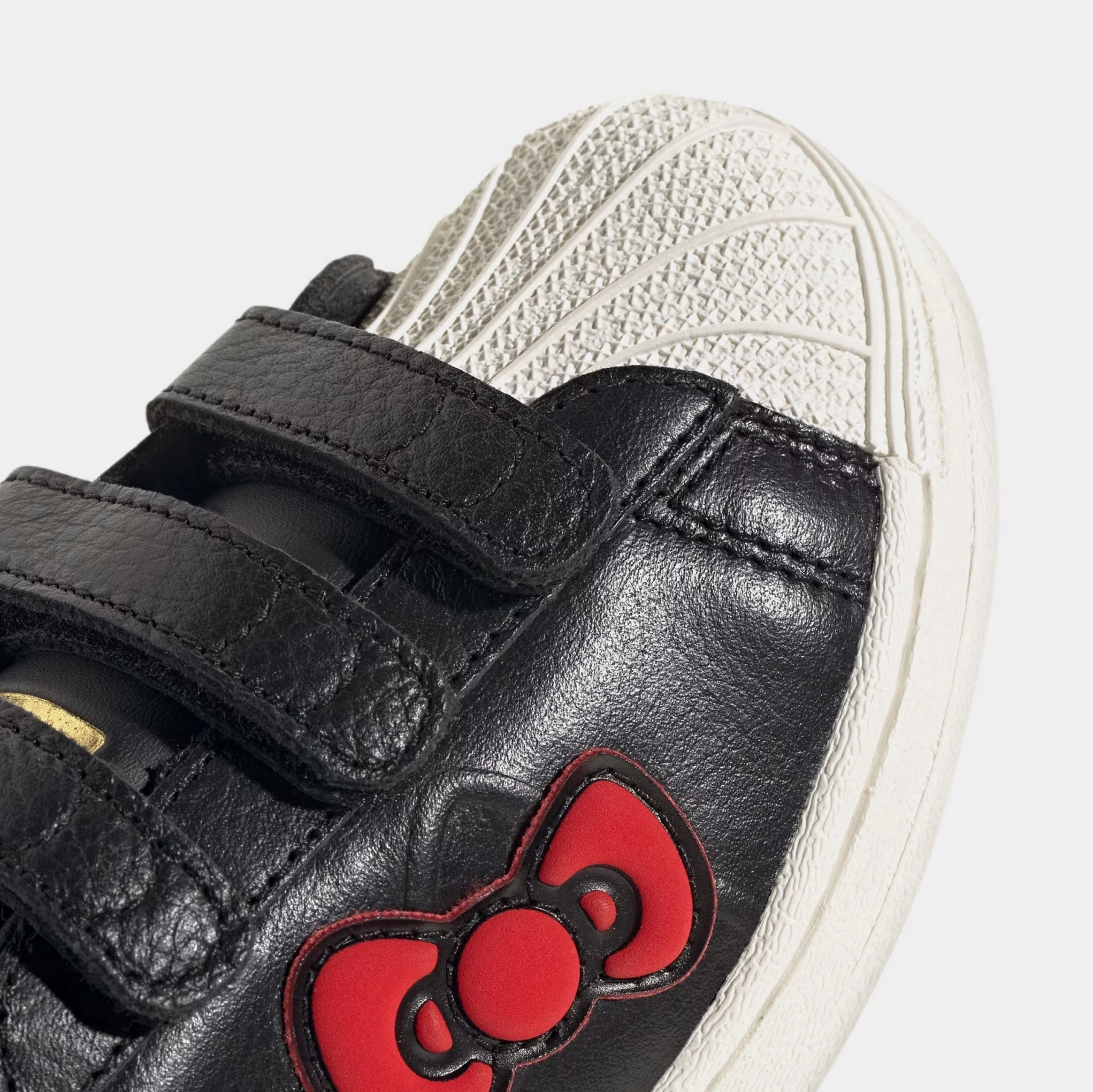 Hello Kitty Superstar Preschool Lifestyle Shoes (Black/White/Red) Shell toe urban sneakers