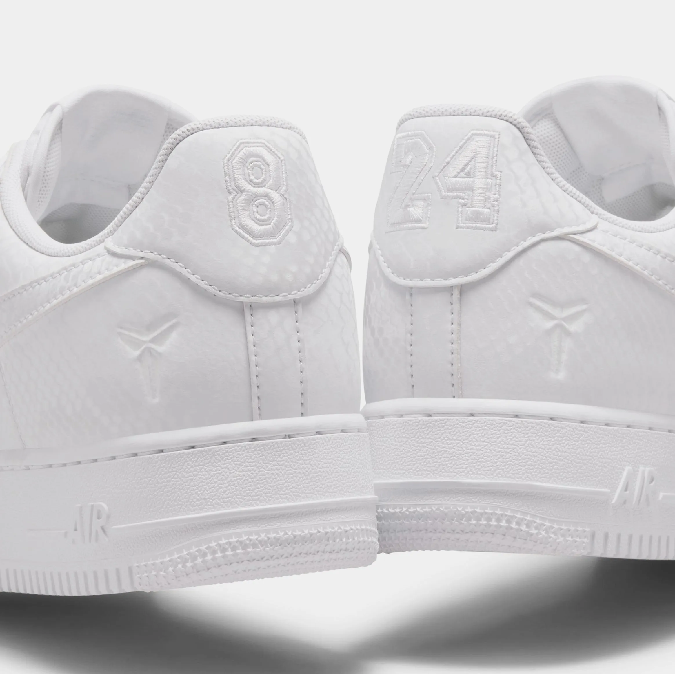 Kobe Bryant x Air Force 1 Mamba Mentality Mens Lifestyle Shoes (White/White) Nike Max 95 versions