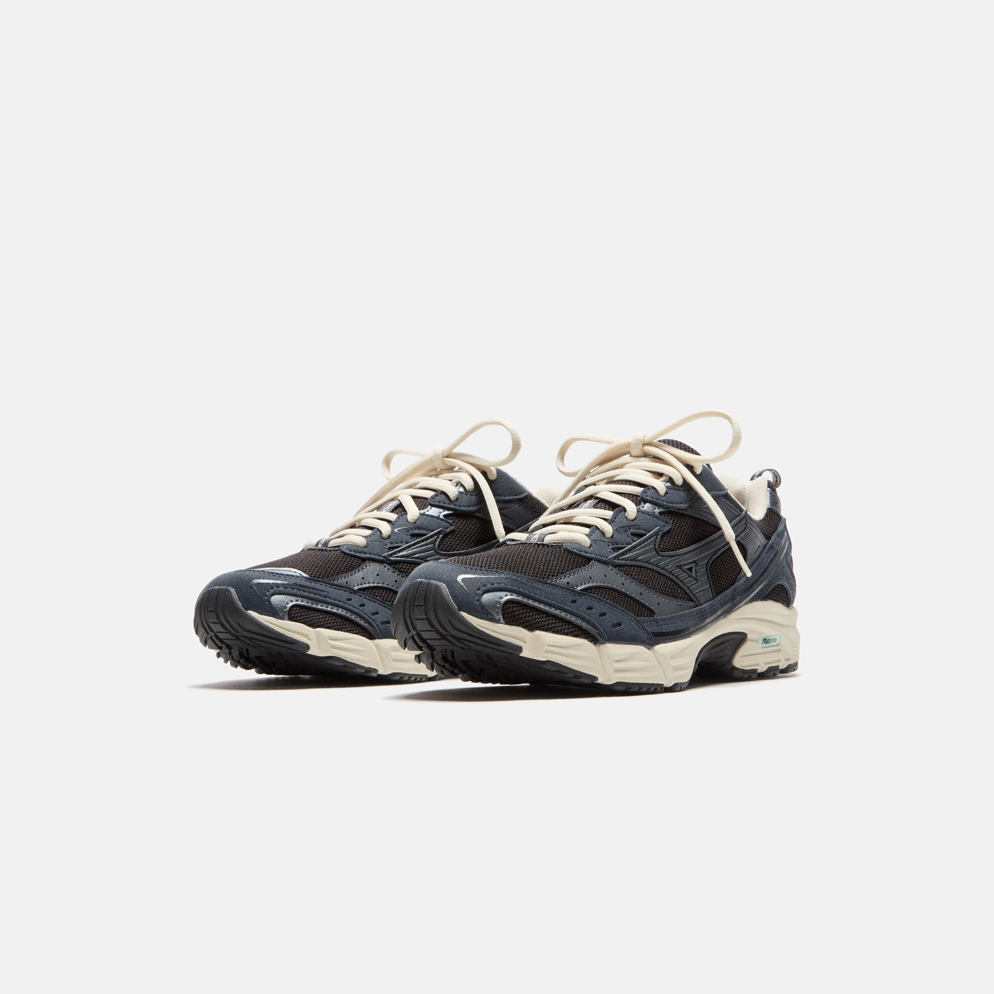 Mizuno MXR - Black / Ebony / Ice Morning Modern casual runners