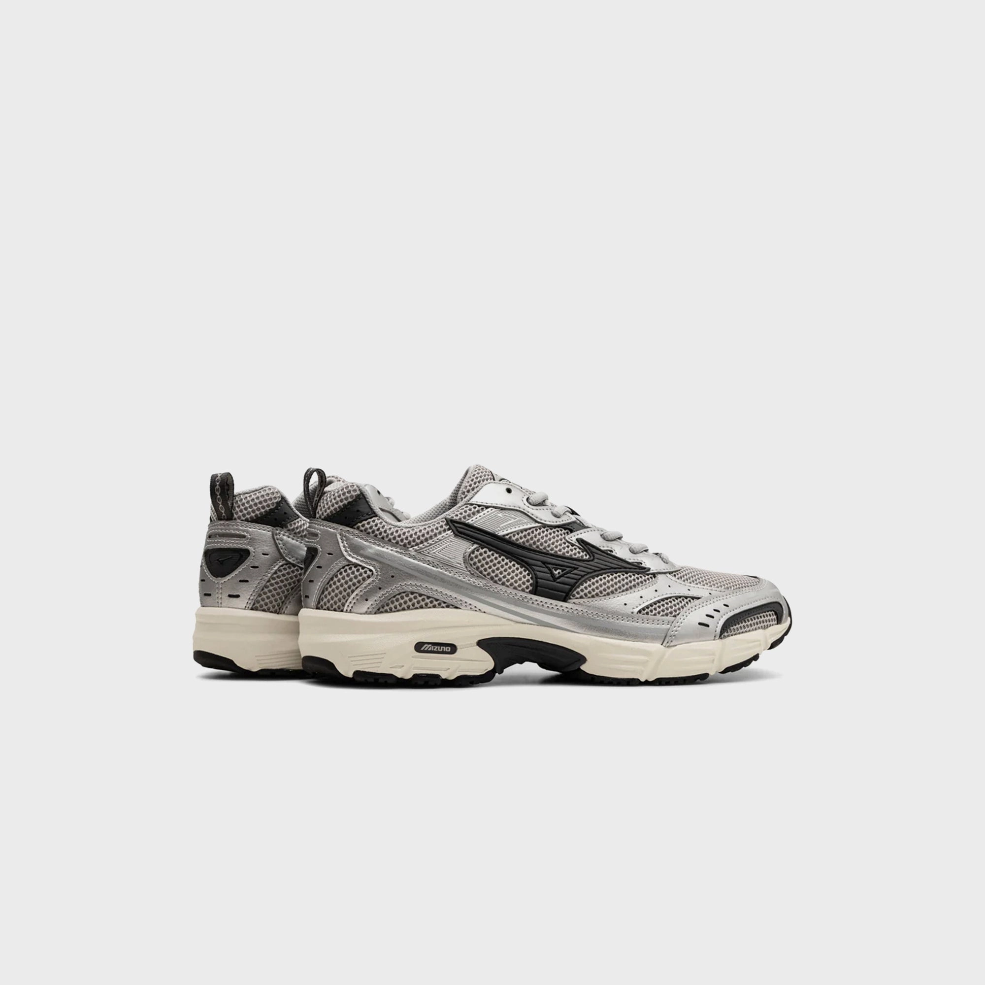 Mizuno MXR - Snow White / Harbor Mist Modern casual runners