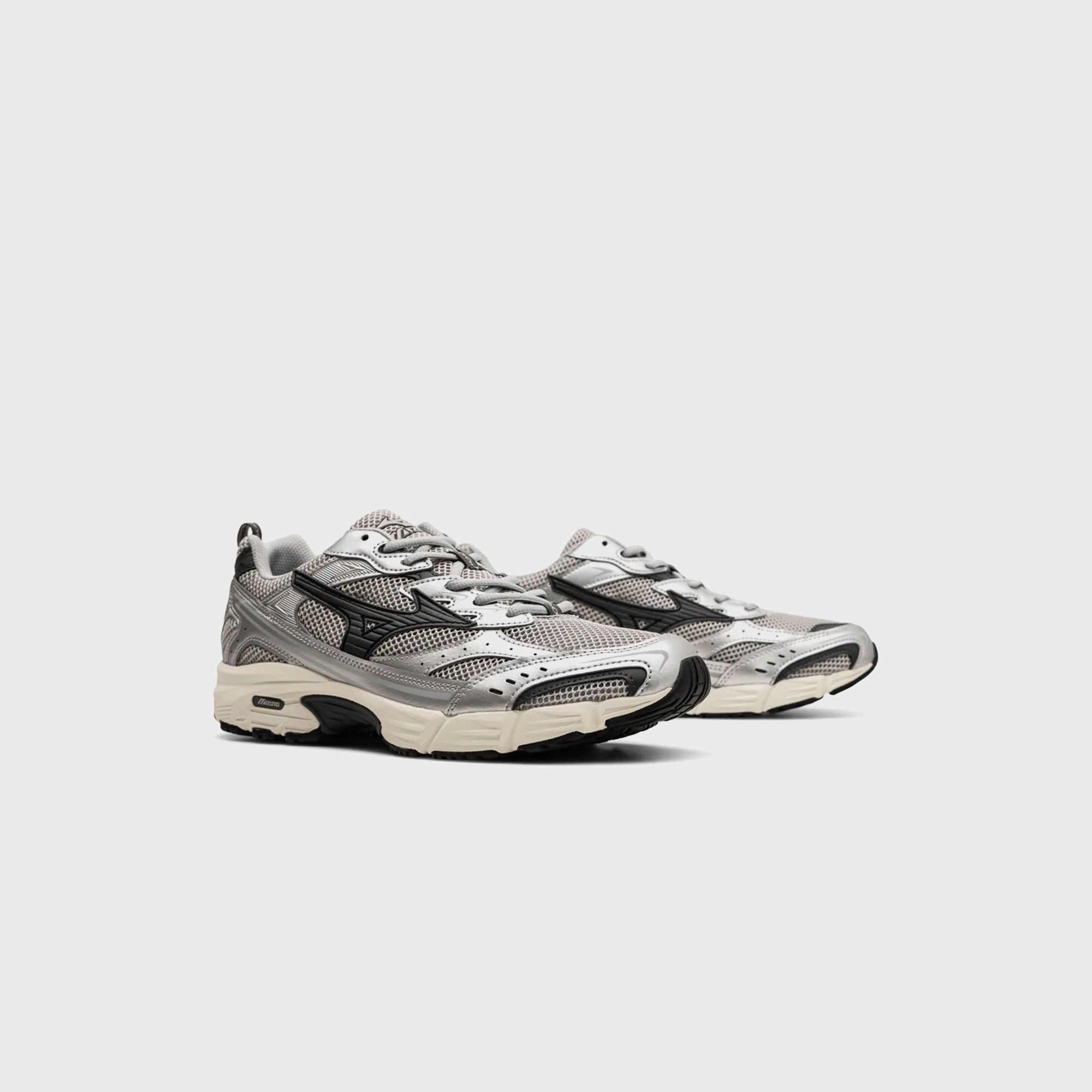 Mizuno MXR - Snow White / Harbor Mist Modern casual runners