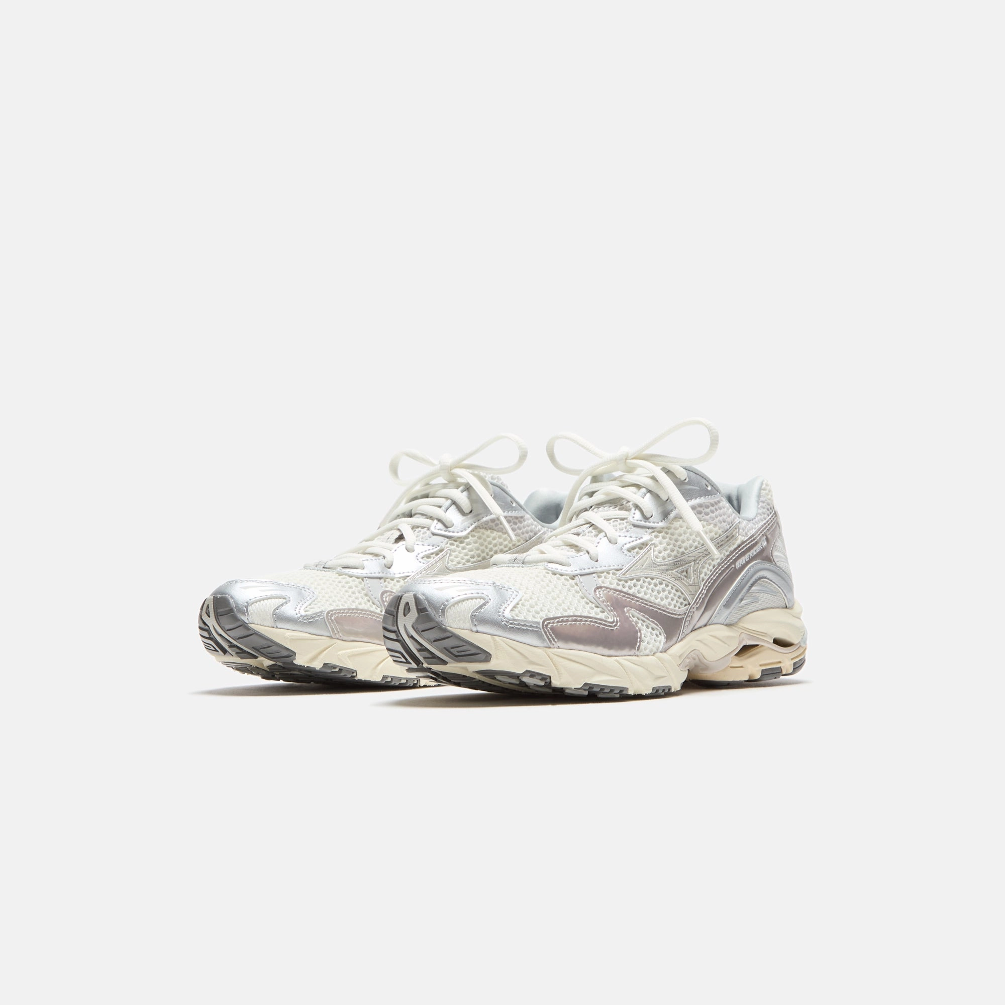 Mizuno Wave Rider 10 - Metallic Snow White Modern casual runners