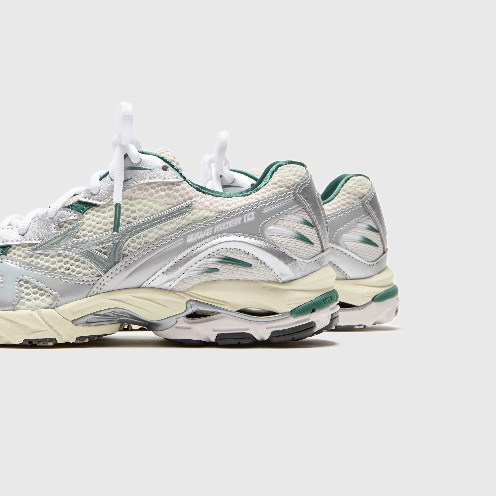 Mizuno Wave Rider 10 - Snow White / Slate Modern casual runners