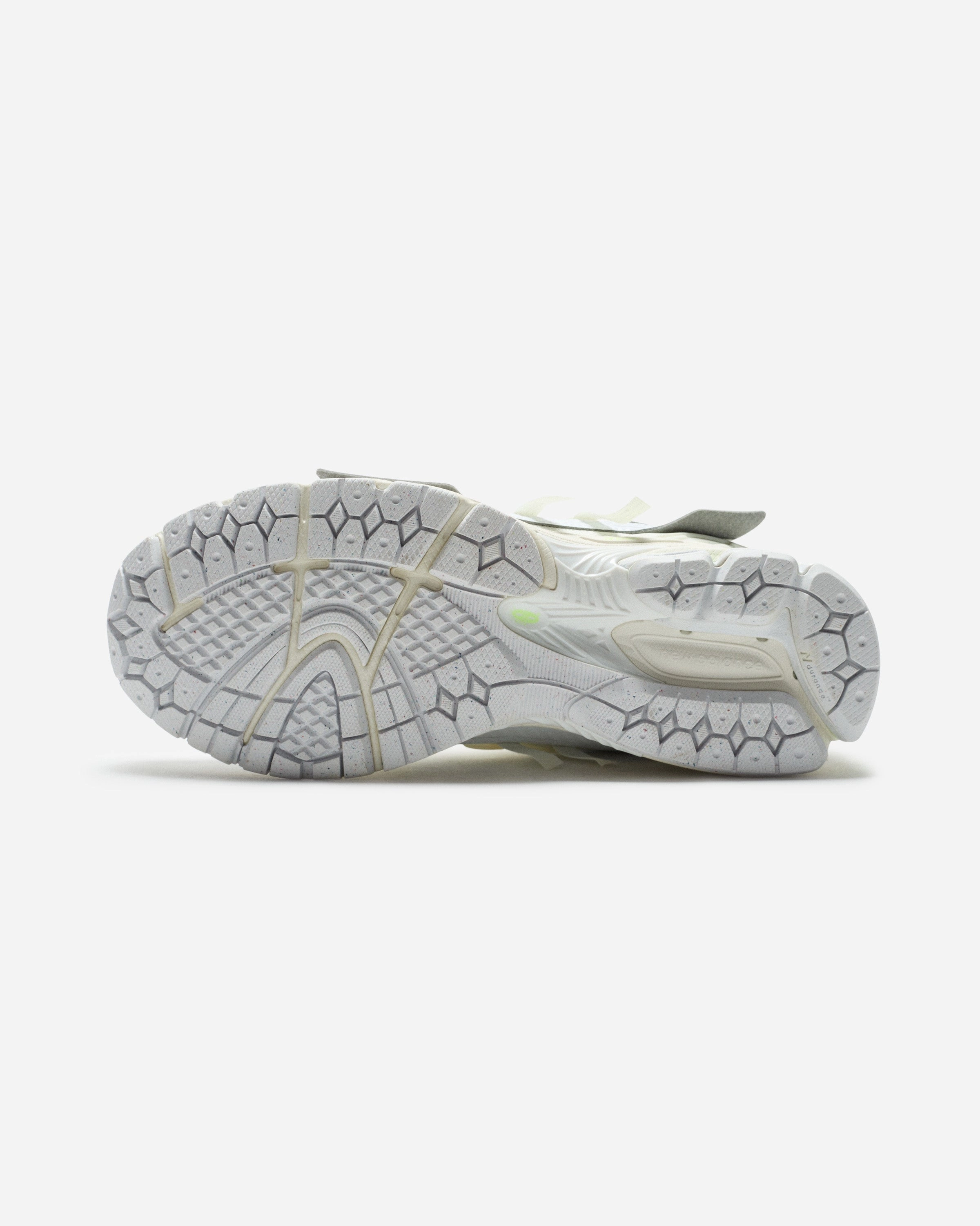 NEW BALANCE 1906 - WHITE/ MINTFLASH Reebok Originals