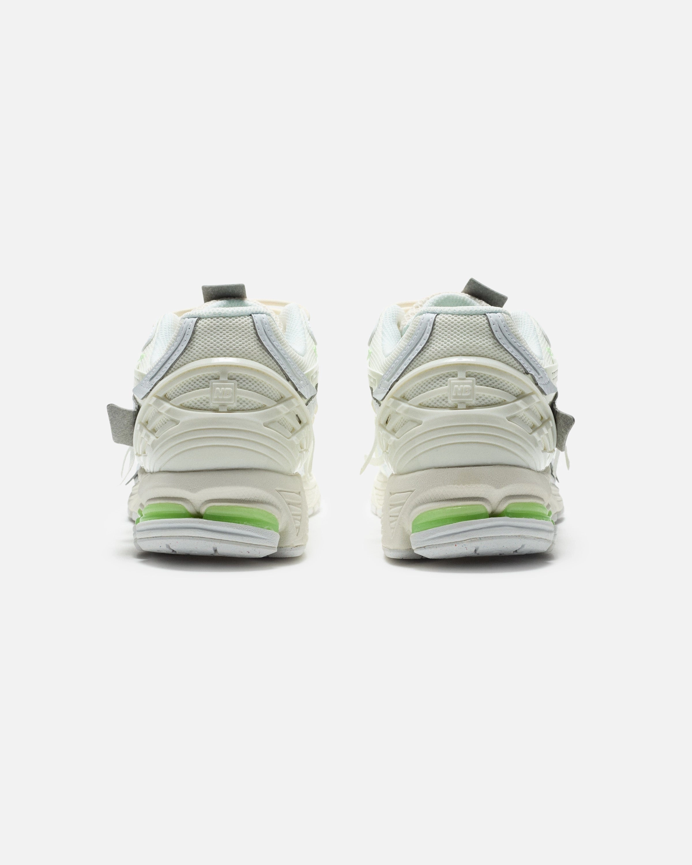 NEW BALANCE 1906 - WHITE/ MINTFLASH Reebok Originals