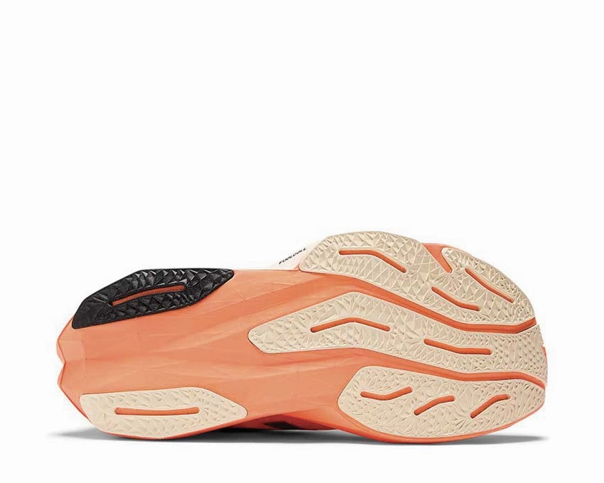 New Balance FuelCell Rebel V4 WMango Nike Max 90 editions