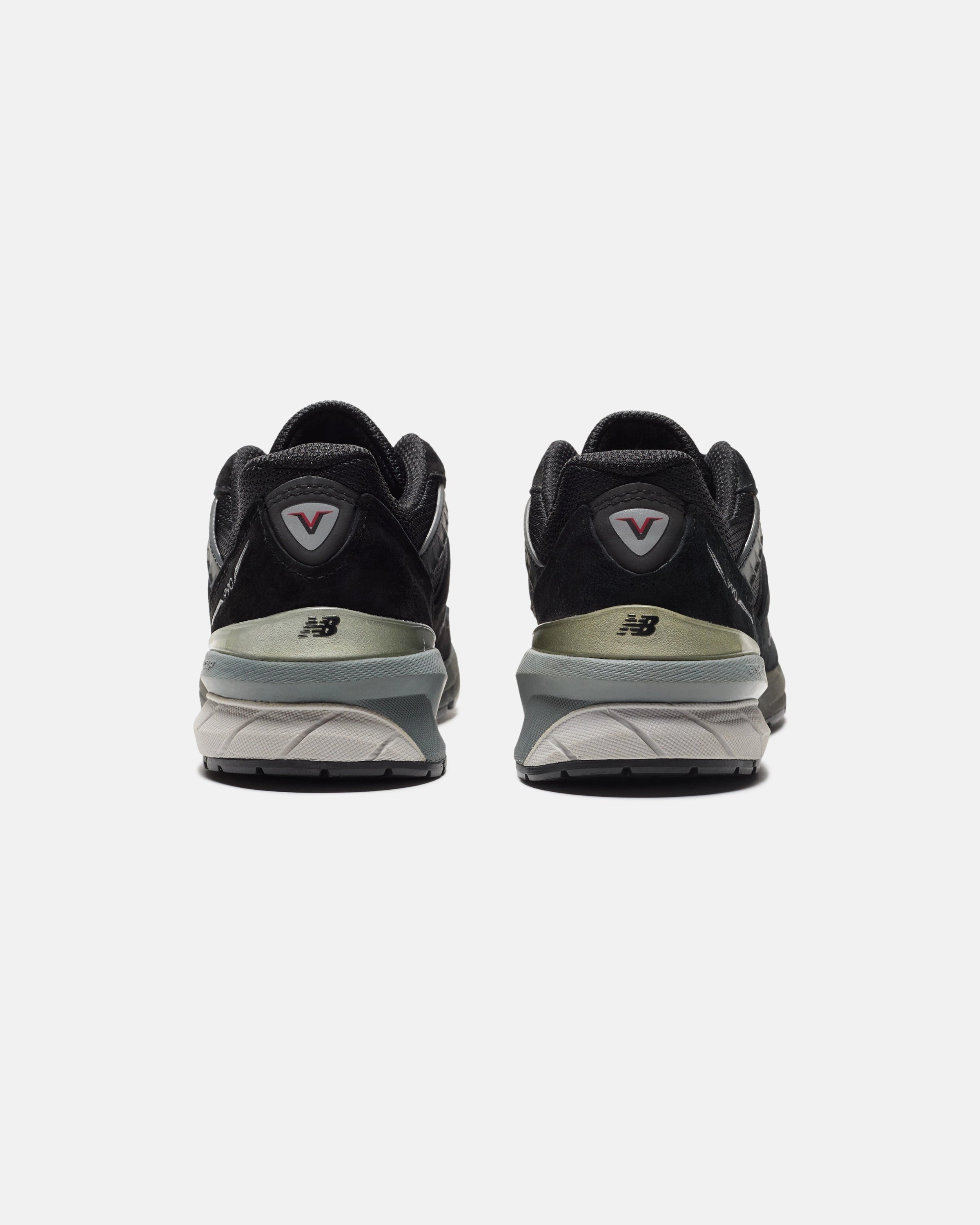 NEW BALANCE WOMEN'S 'MADE IN AMERICA' 990 - BLACK/SILVER Reebok Originals