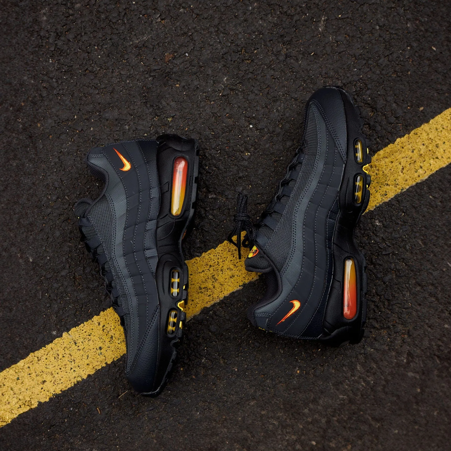 Nike Air Max 95 'Anthracite Opti Yellow' Nike Max 95 versions