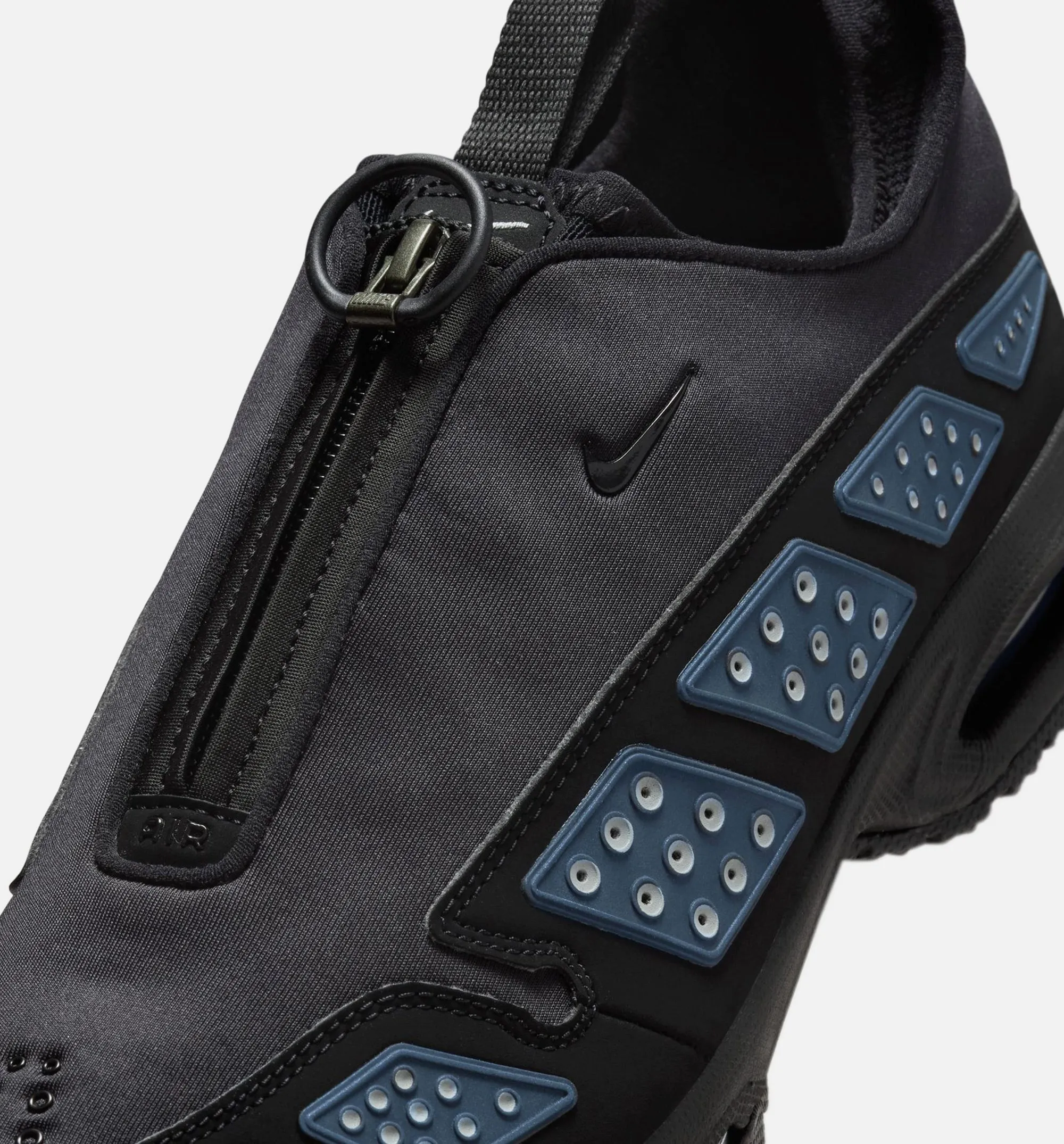 Nike Clothing Air Max SNDR Womens Lifestyle Shoe - Black/Silver