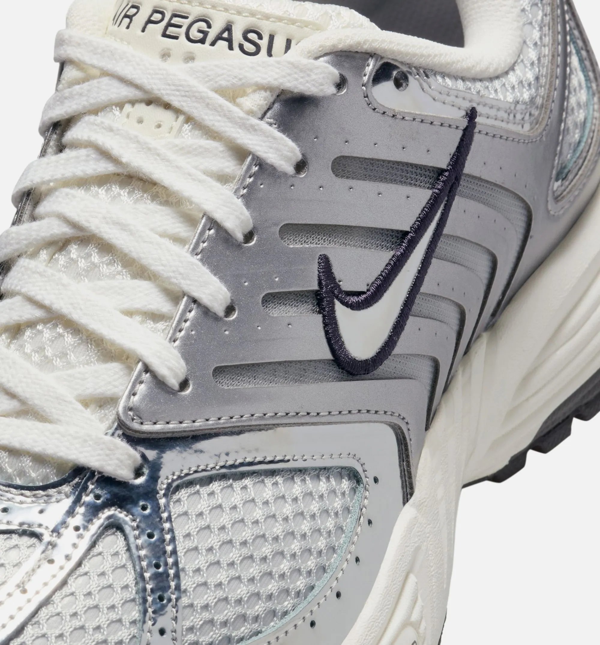 Nike Clothing Air Pegasus 2K5 Chrome Womens Lifestyle Shoe - Photon Dust/Chrome/Gridiron/Sail