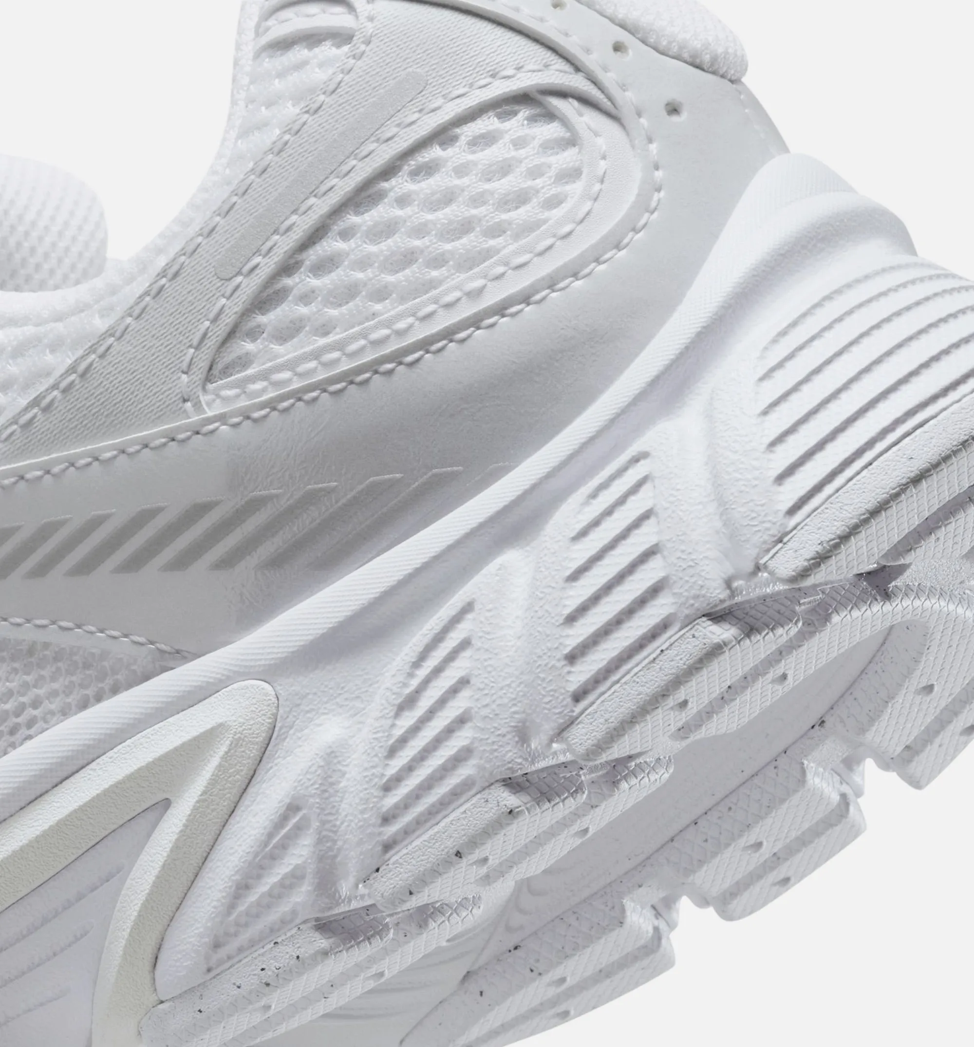 Nike Clothing V5 RNR Womens Lifestyle Shoe - White/Black/Metallic Silver/White