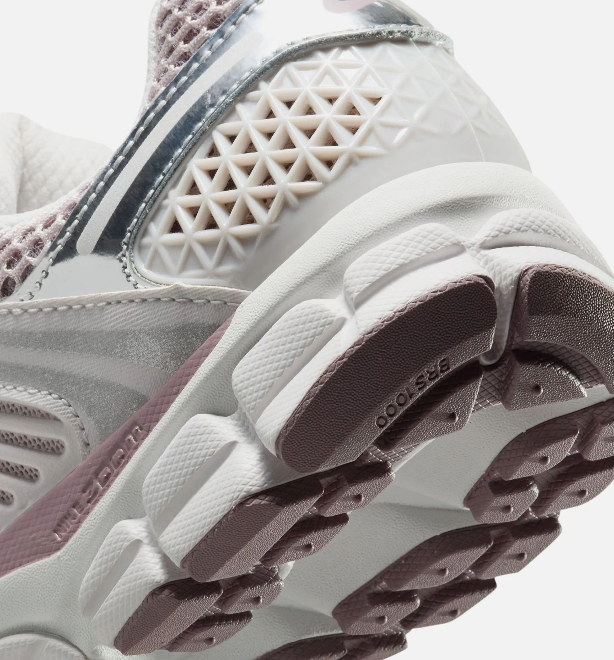 Nike Clothing Zoom Vomero 5 Womens Lifestyle Shoe - Vast Grey/Metallic Silver