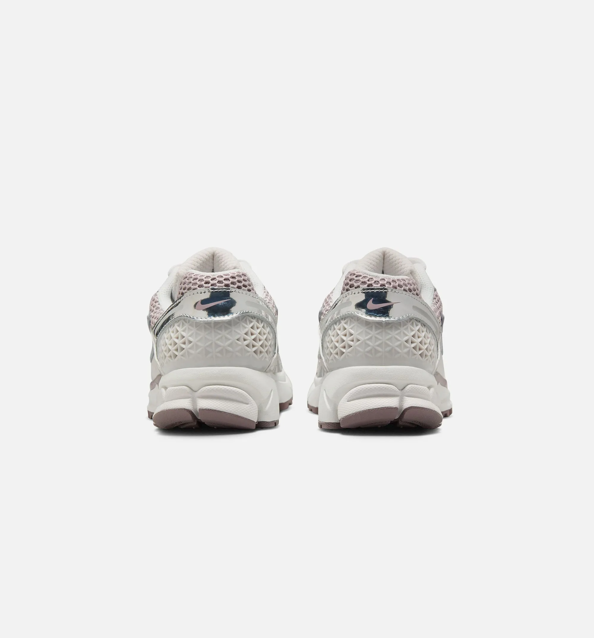 Nike Clothing Zoom Vomero 5 Womens Lifestyle Shoe - Vast Grey/Metallic Silver
